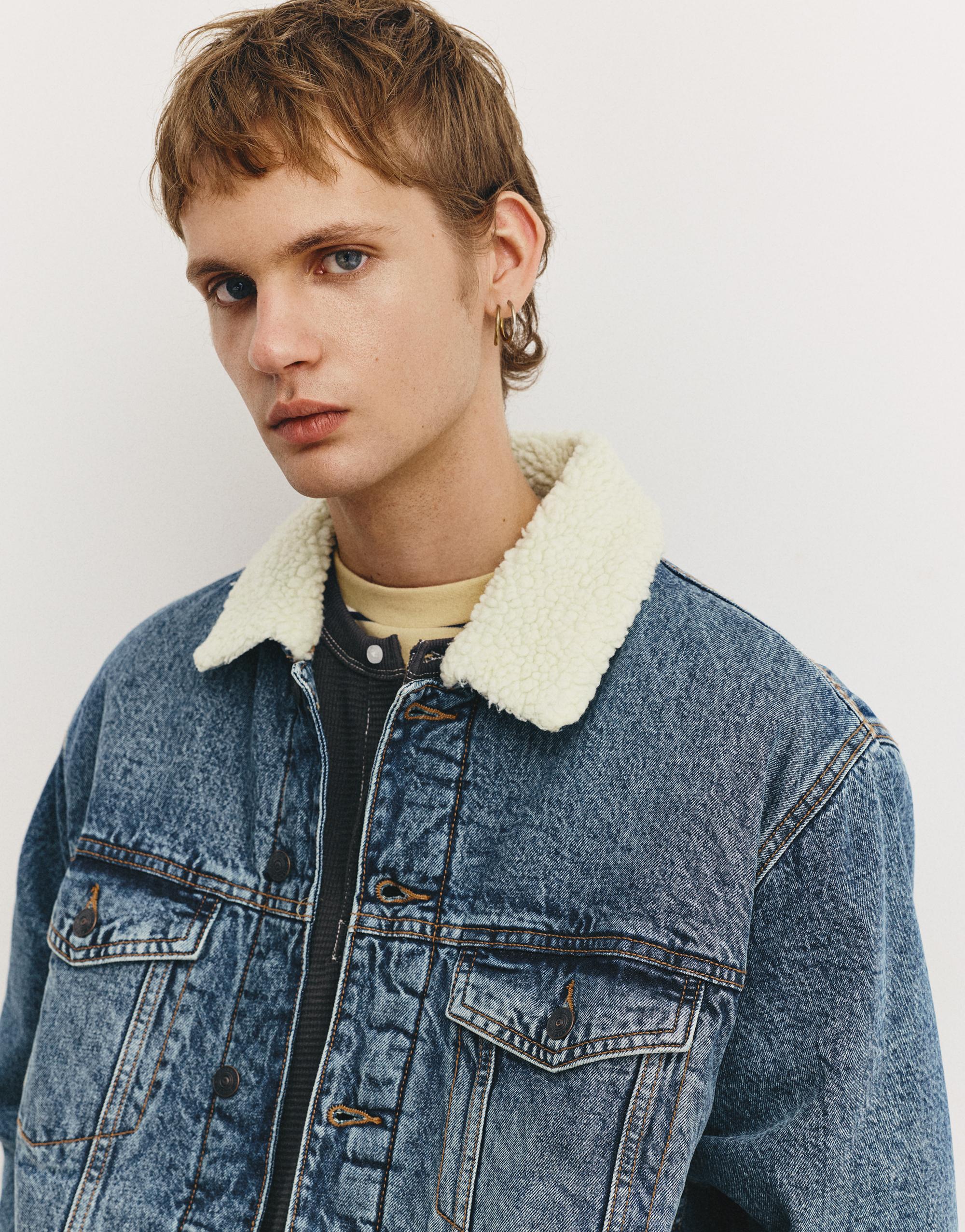 Denim jacket with faux shearling collar — Medium blue