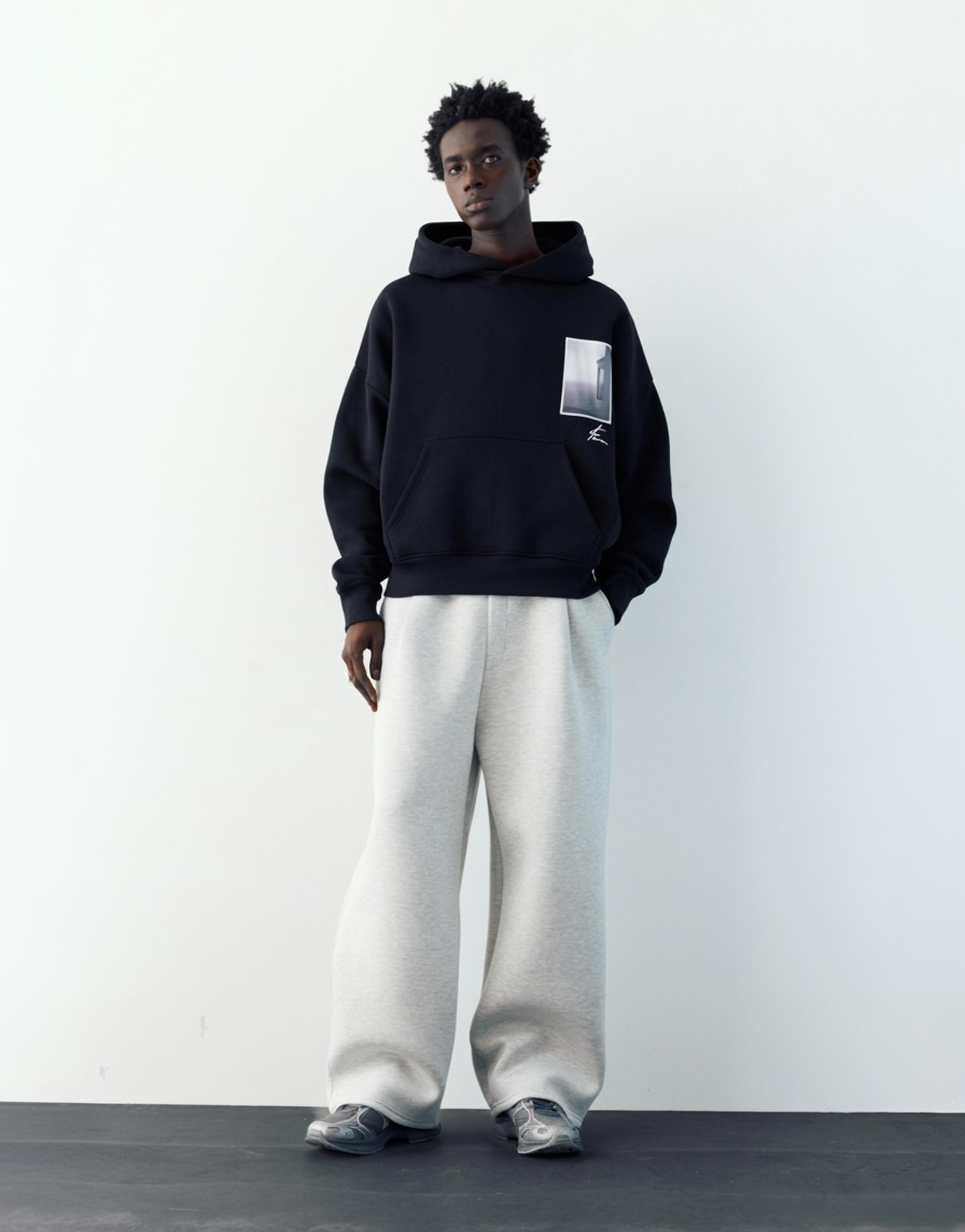 Kapüşonlu grafik sweatshirt - Görsel 11
