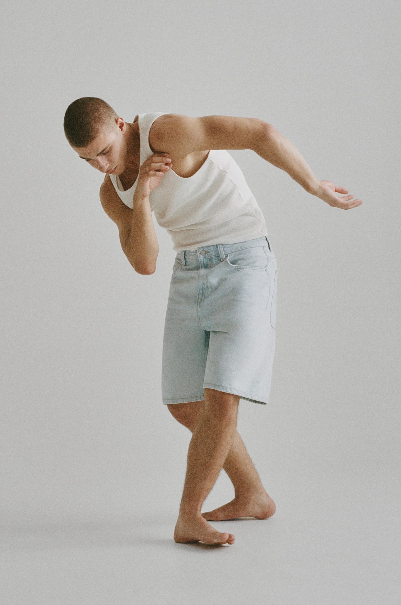 Baggy relaxed fit denim Bermuda shorts — Pale indigo