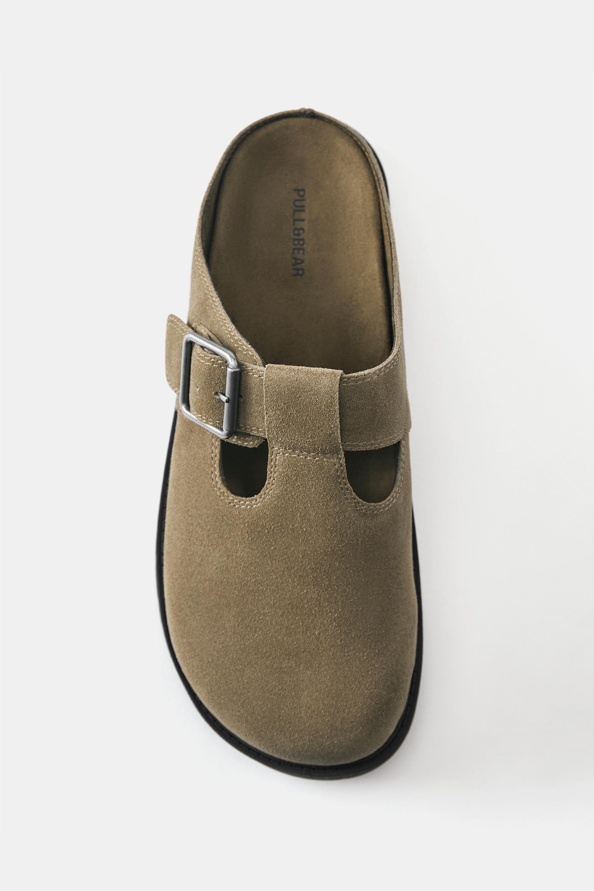 Leather buckle clogs — Khaki
