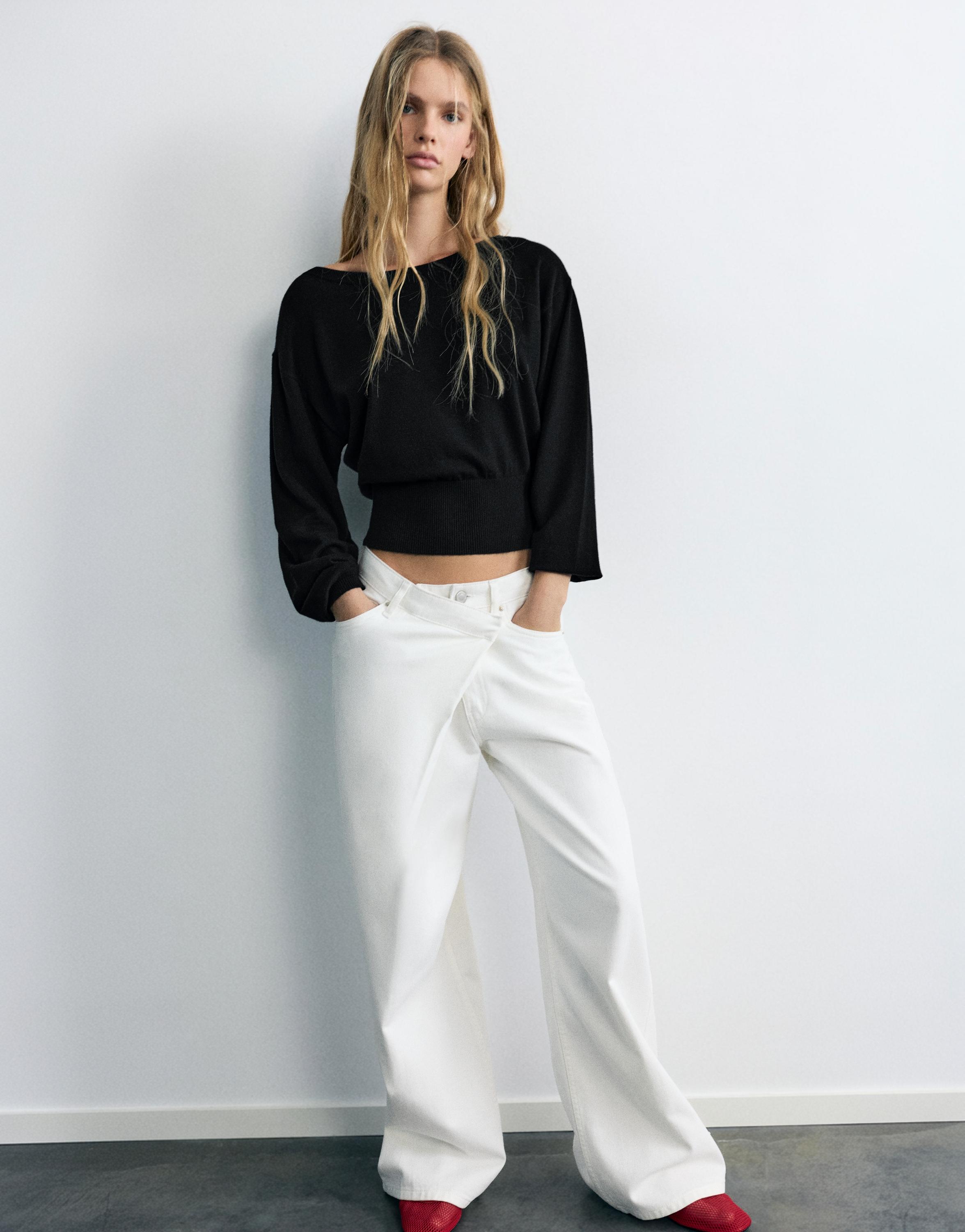 Asymmetric neck jumper — Black