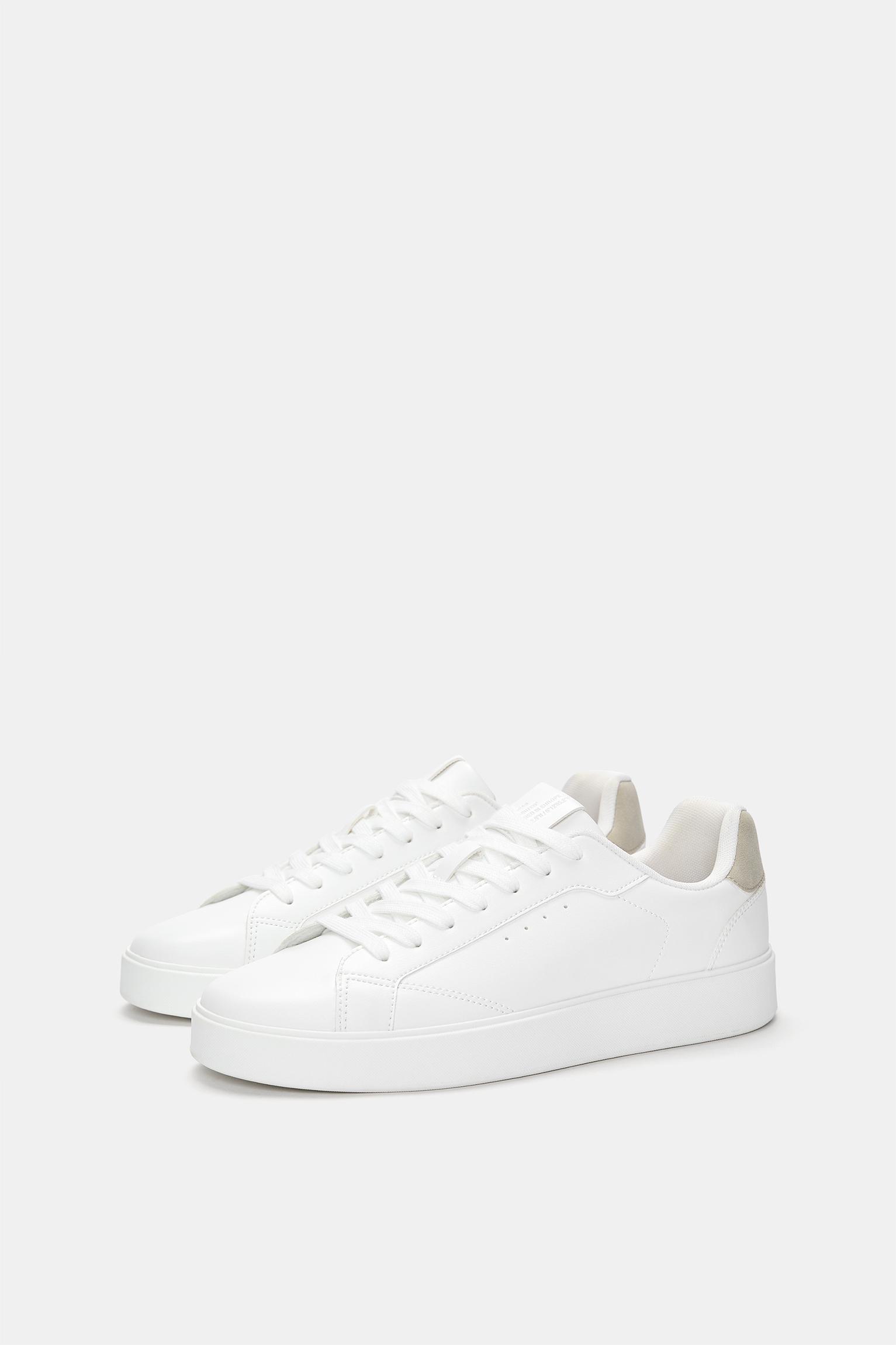 Casual trainers — White