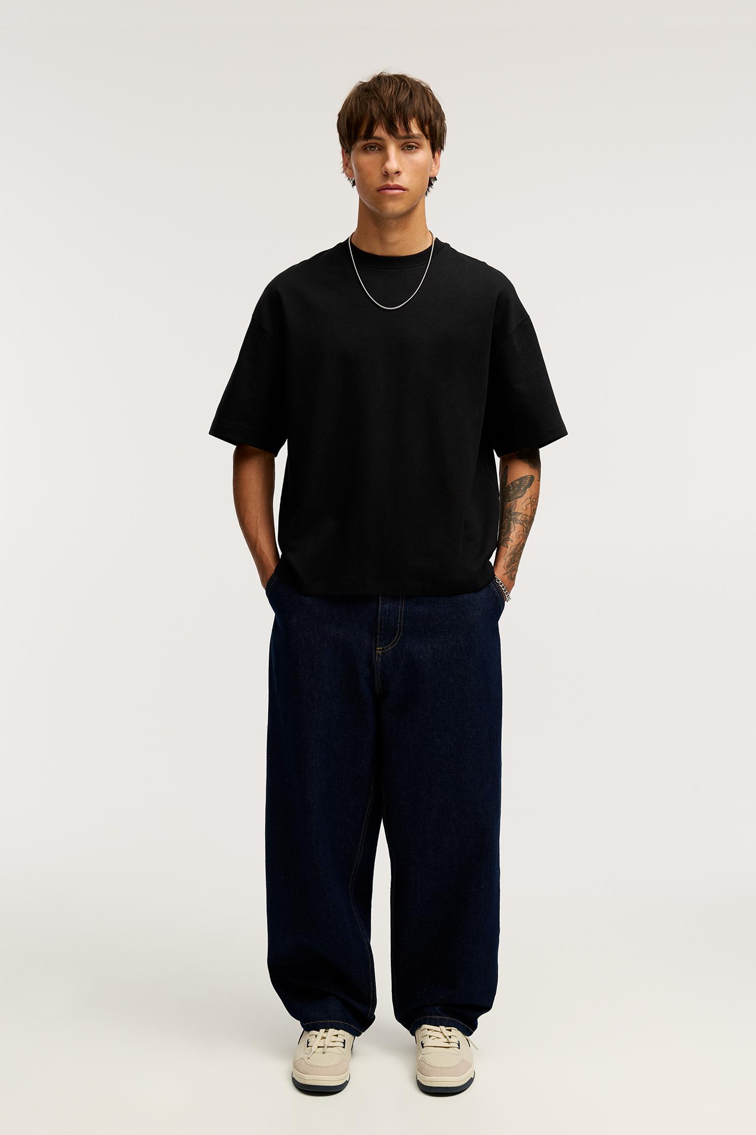 Boxy T-shirt — Black