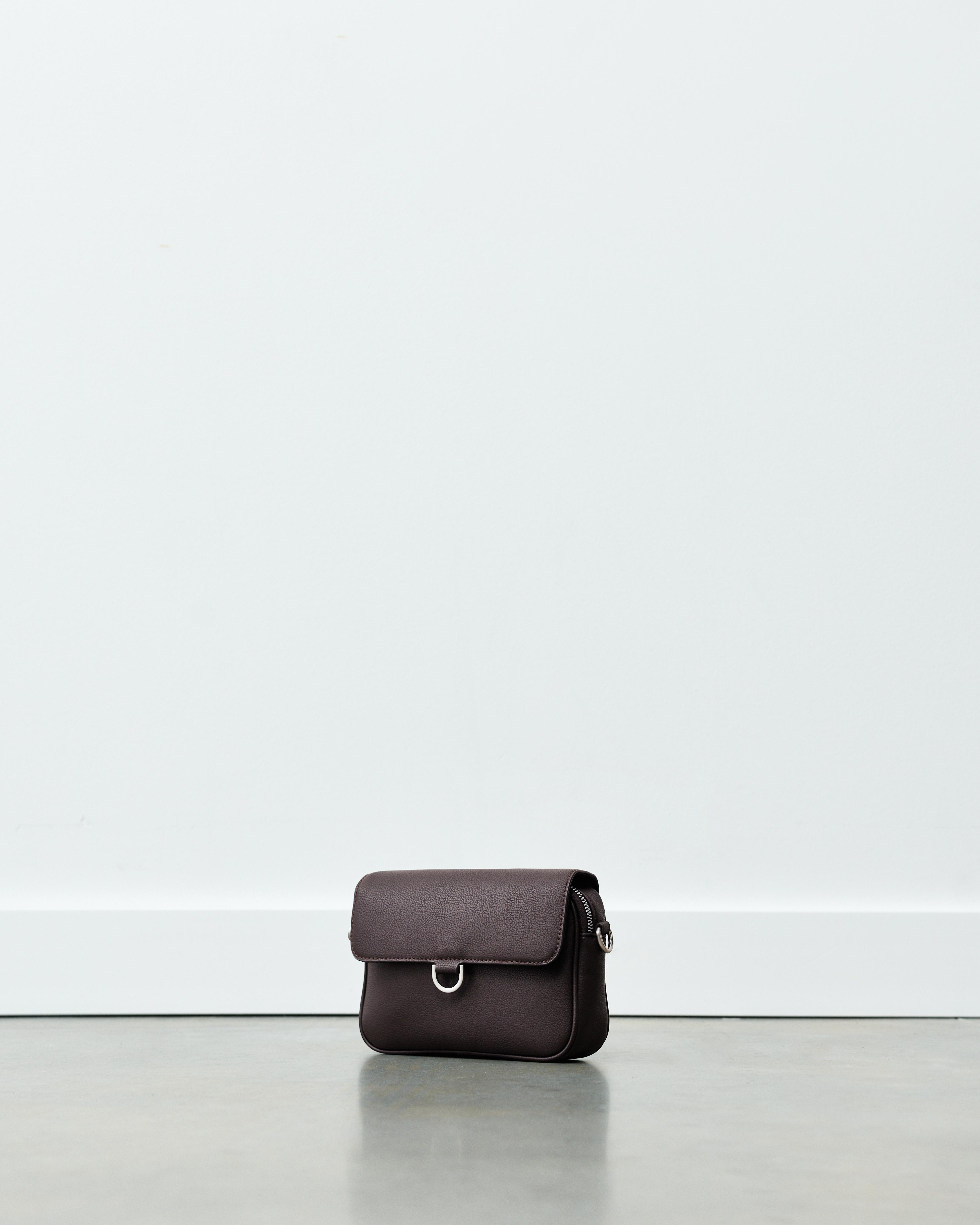 Ring crossbody bag — Brown