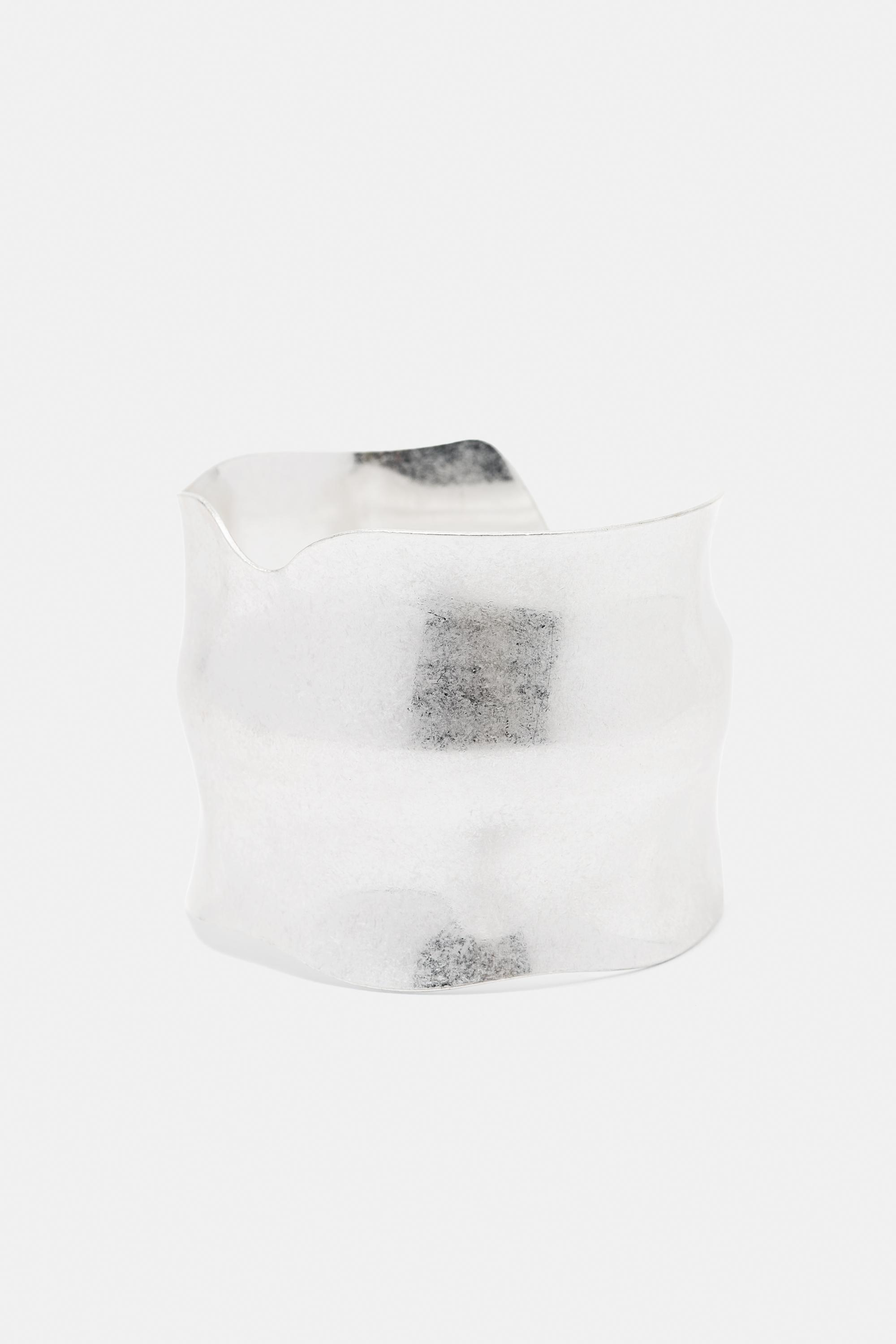 Irregular rigid arm cuff — Silver