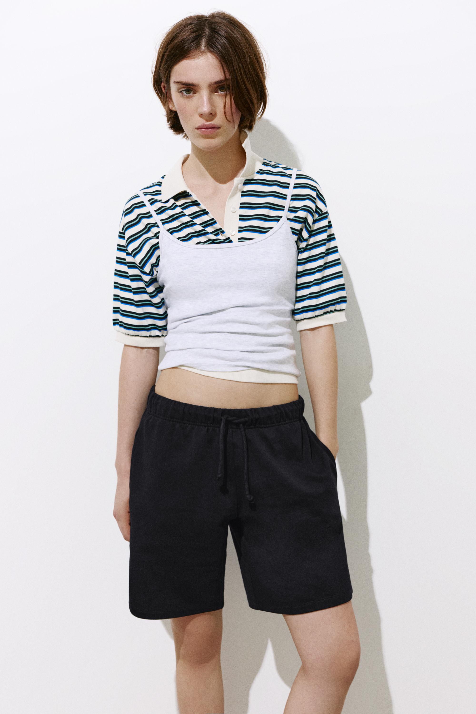 Bermuda shorts with elasticated waistband — Black
