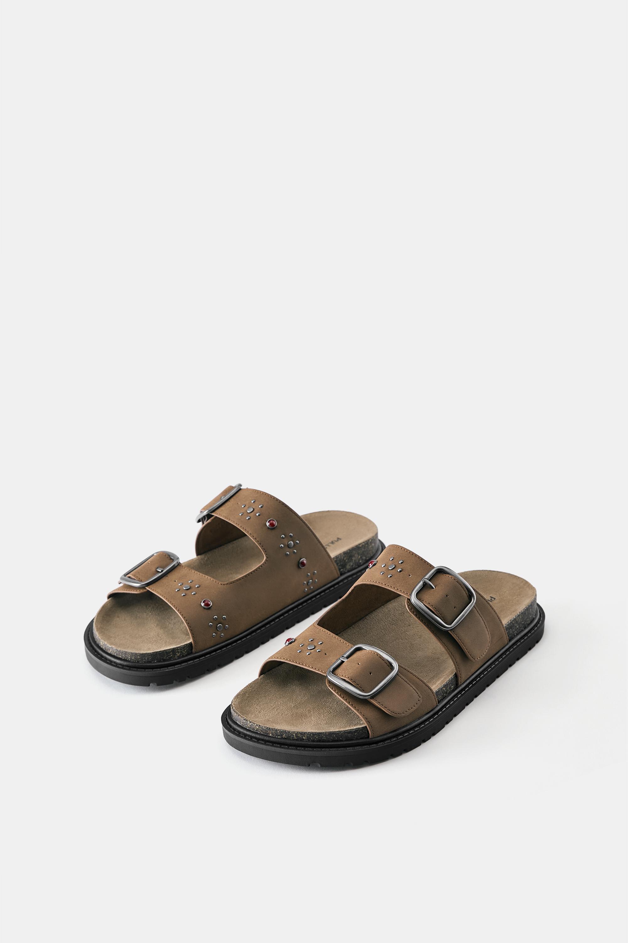 Studded buckle sandals — Brown