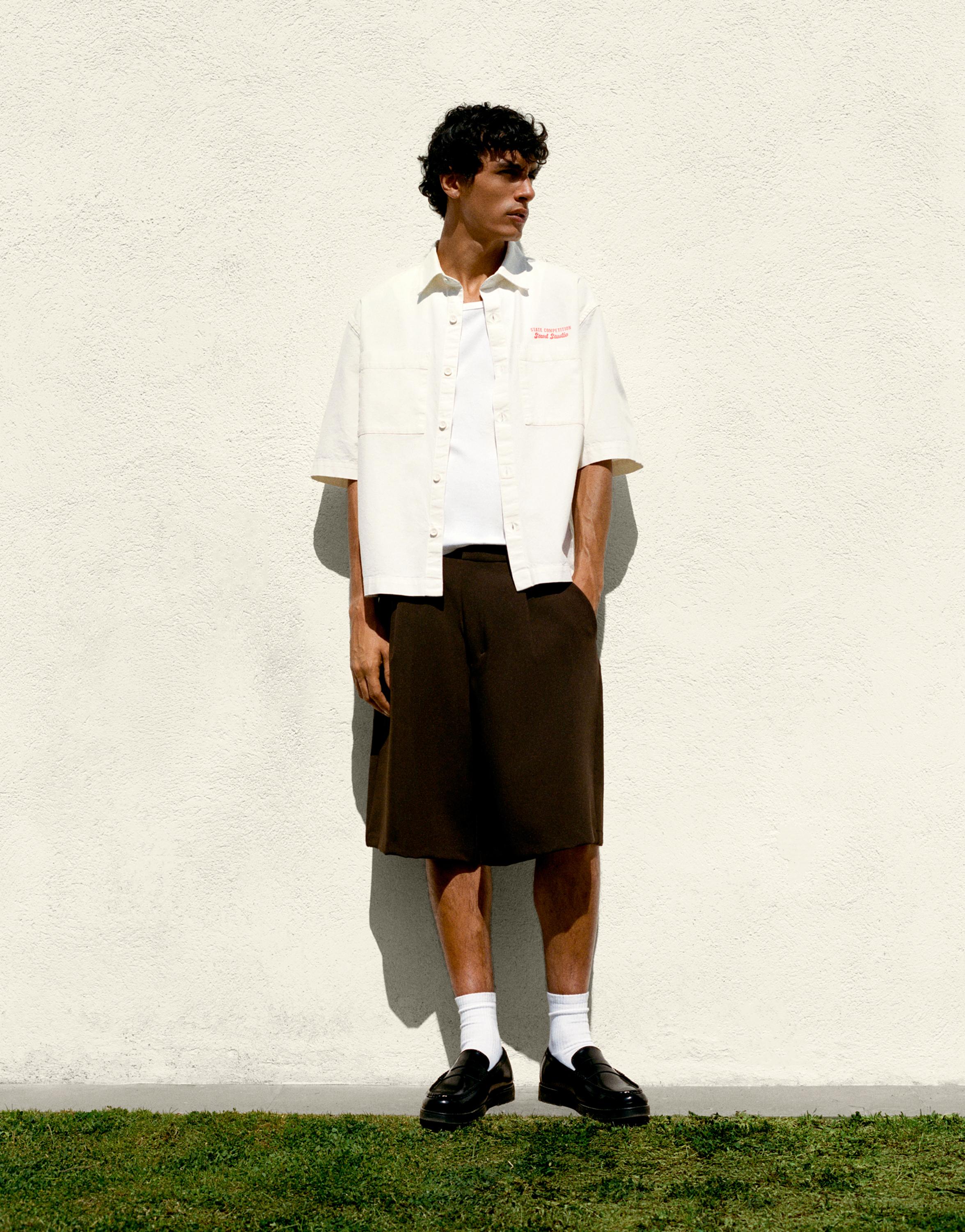 Smart Bermuda shorts with pleats — Chocolate