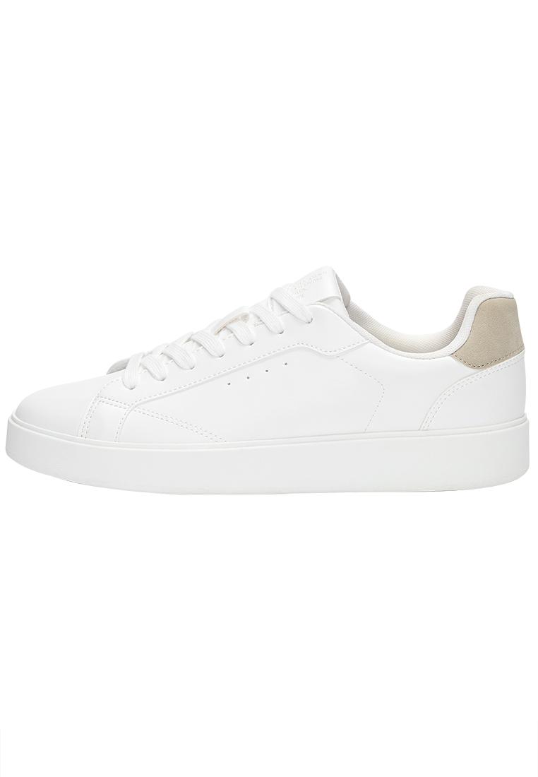 Casual trainers — White
