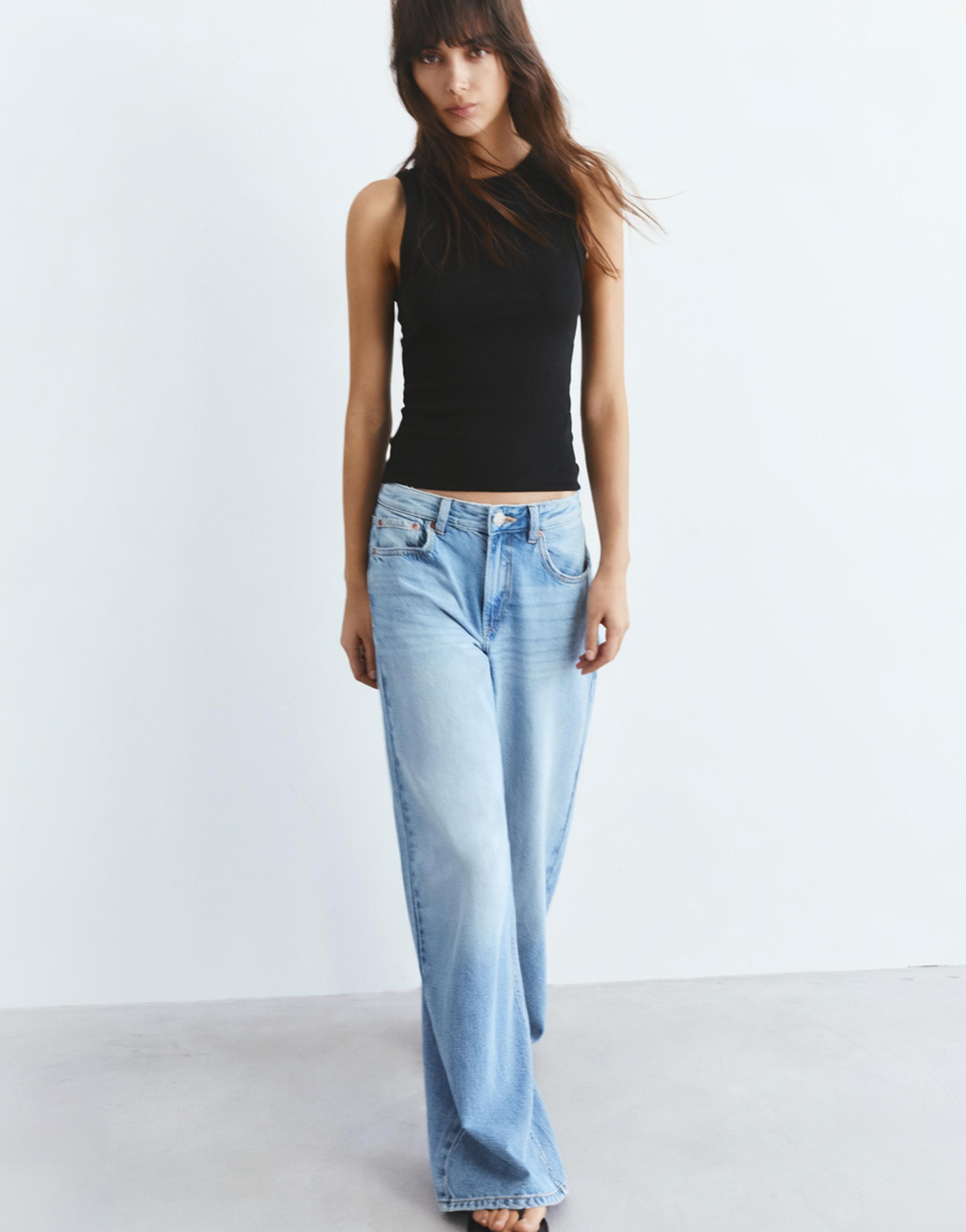 Round neck tank top — Black