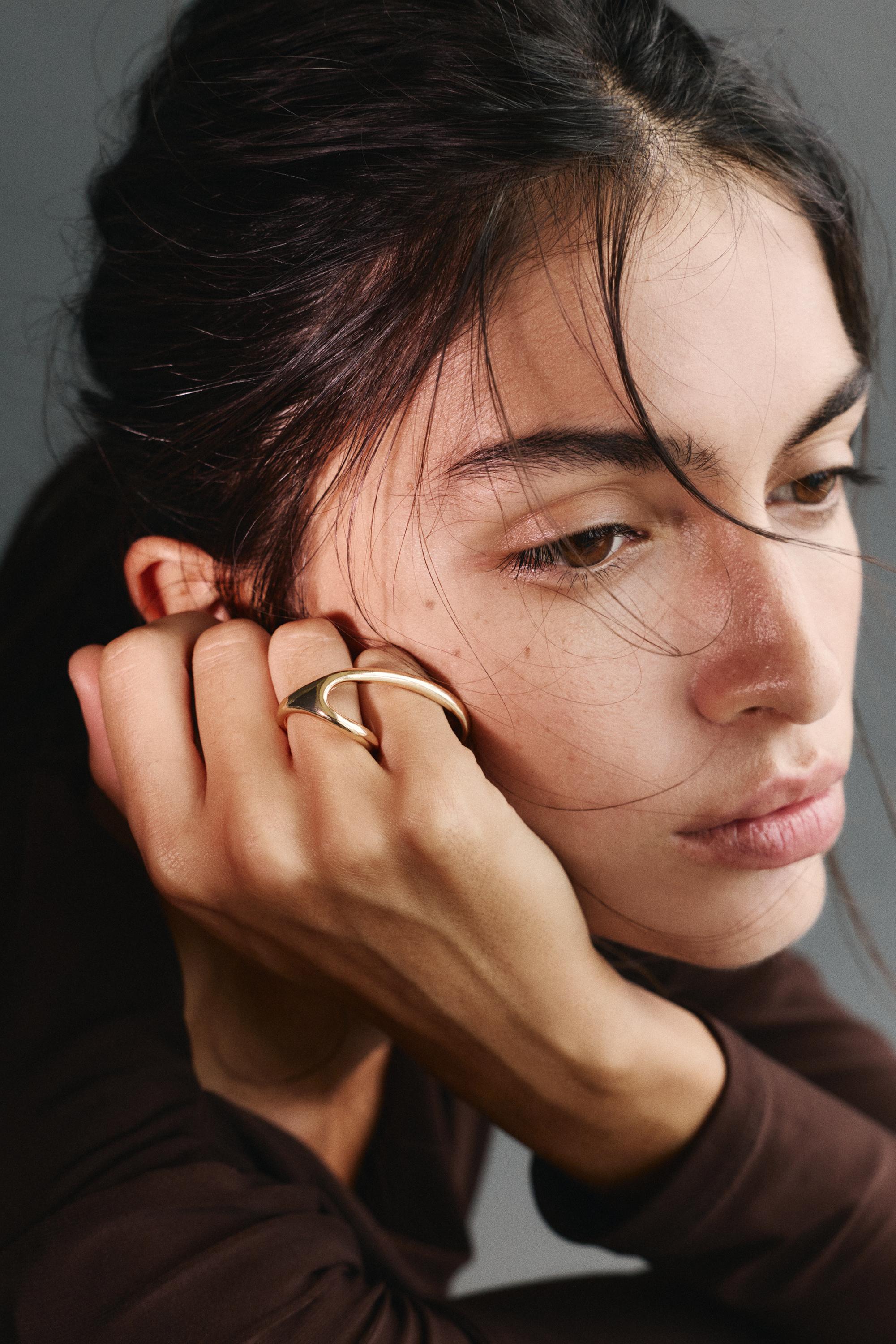 Fine double ring — Gold