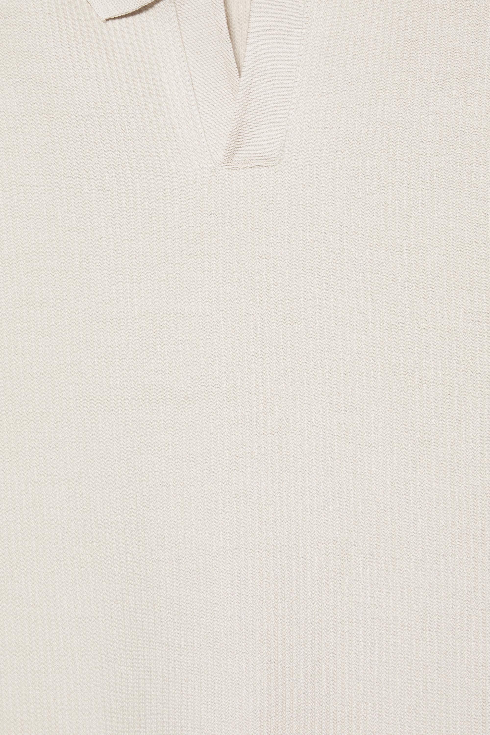 Textured short sleeve polo shirt — Stone