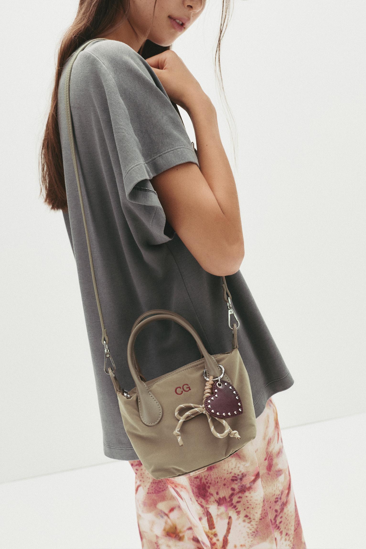 Mini süslemeli çapraz askılı çanta - Görsel 14