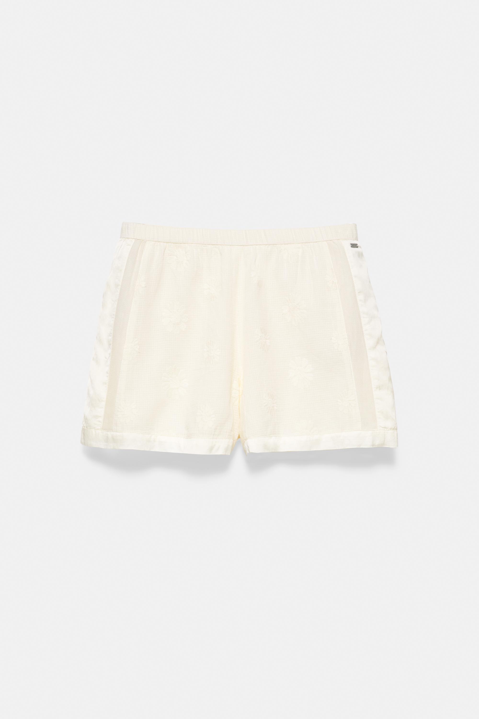 Floral embroidered Bermuda shorts — Ice