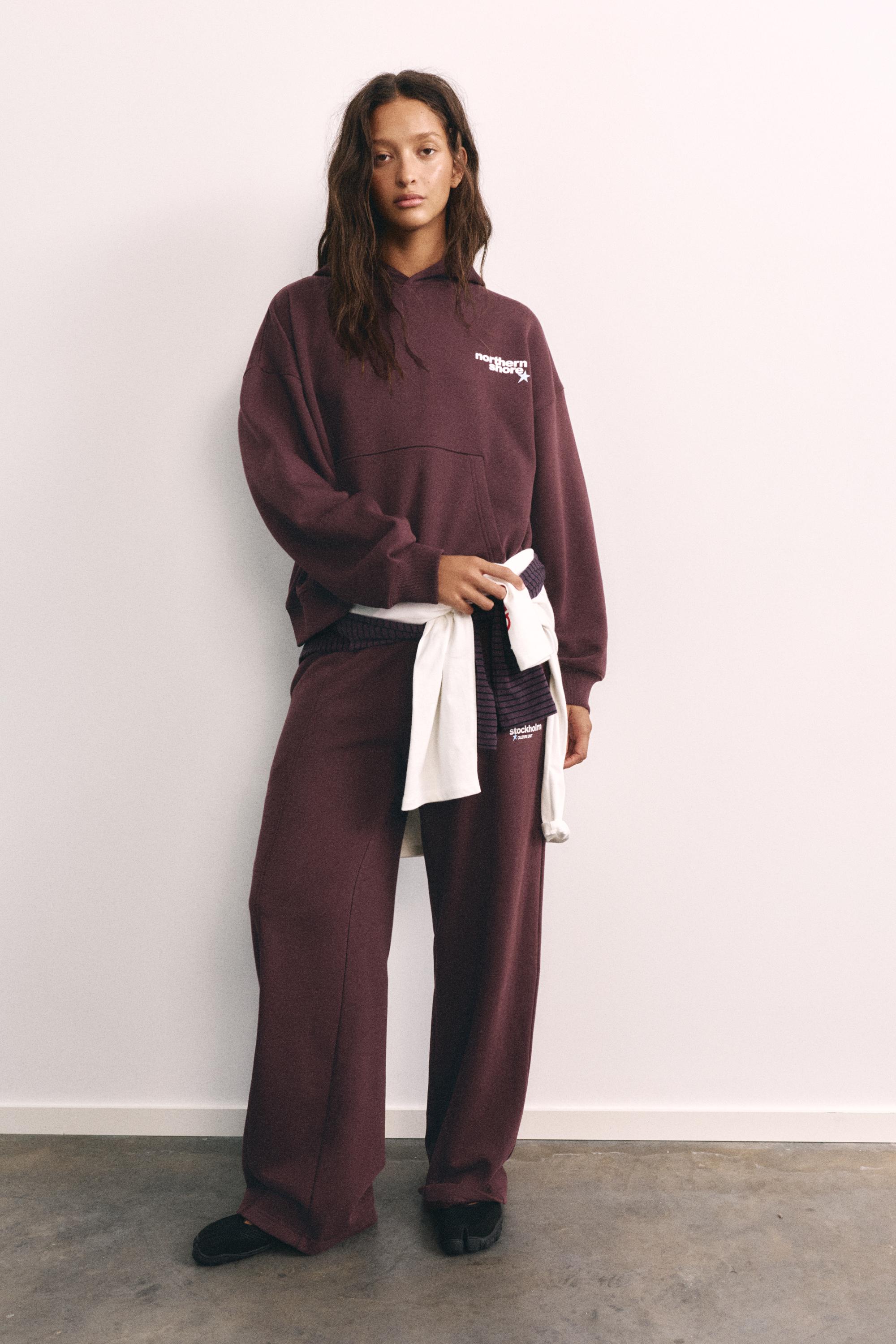 Graphic hoodie — Maroon