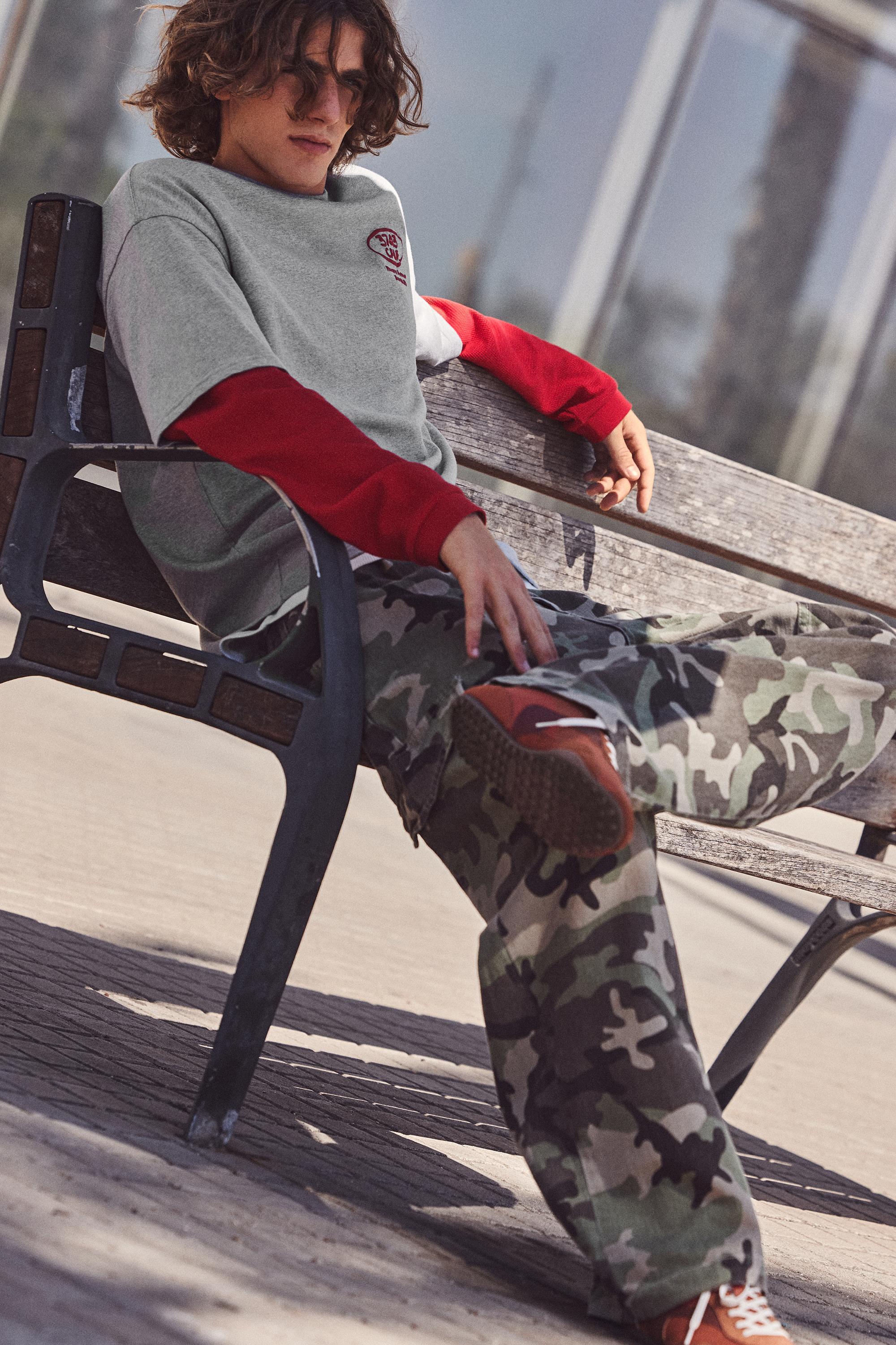 Relaxed fit T-shirt with raised graphic — Grey marl
