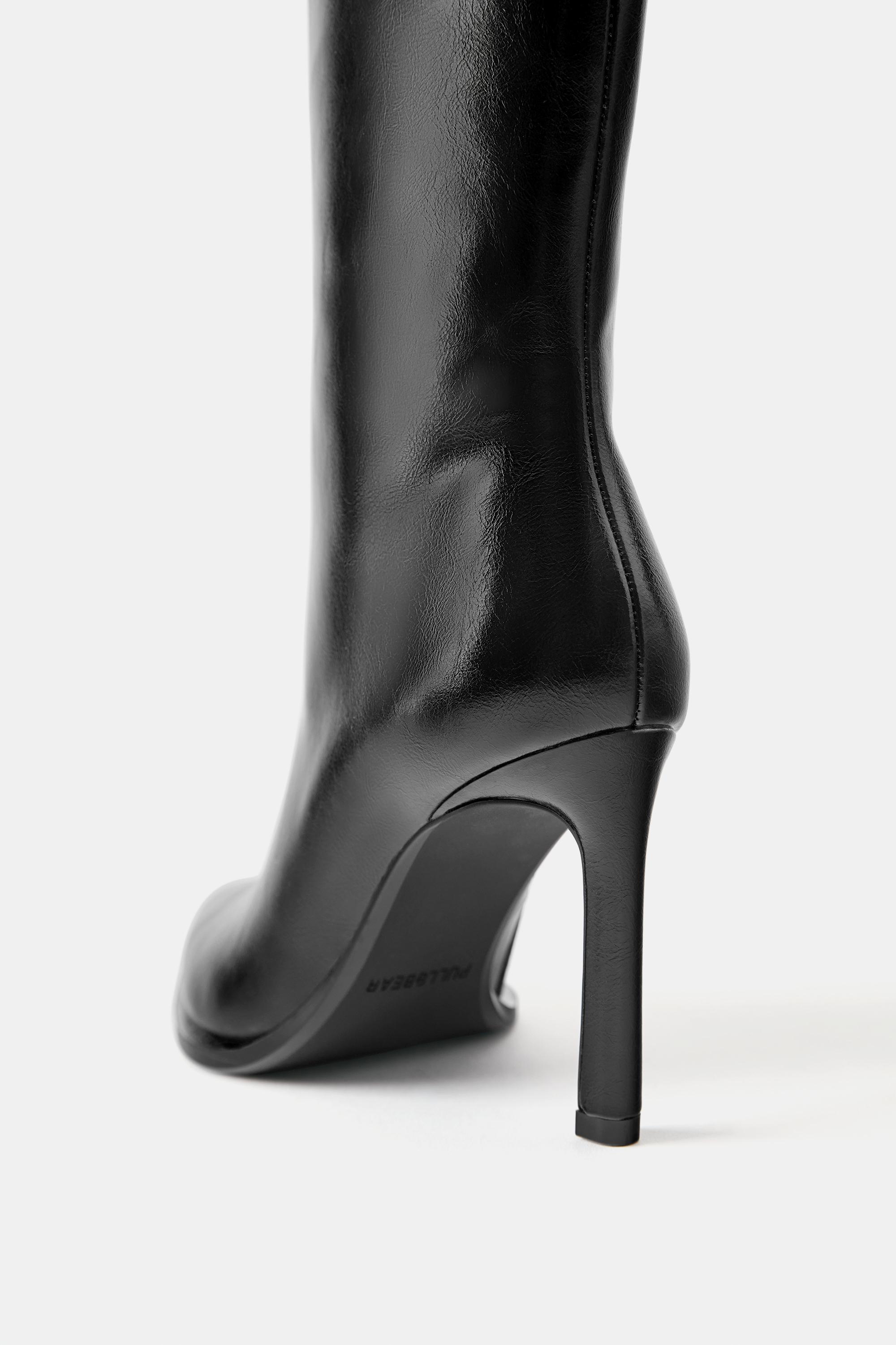 High-heel boots — Black