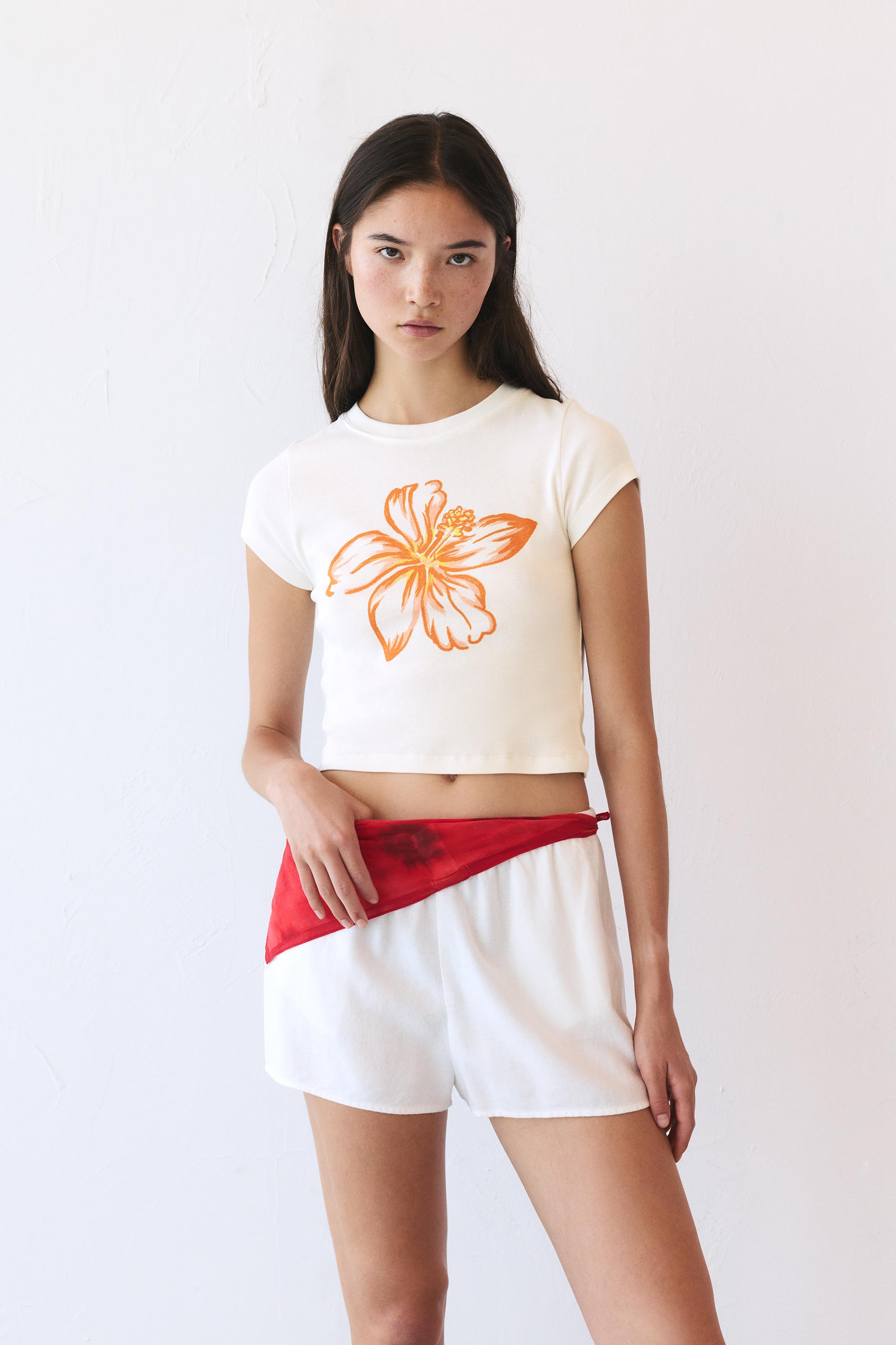 Cropped-T-Shirt Mit Hibiskusblüte