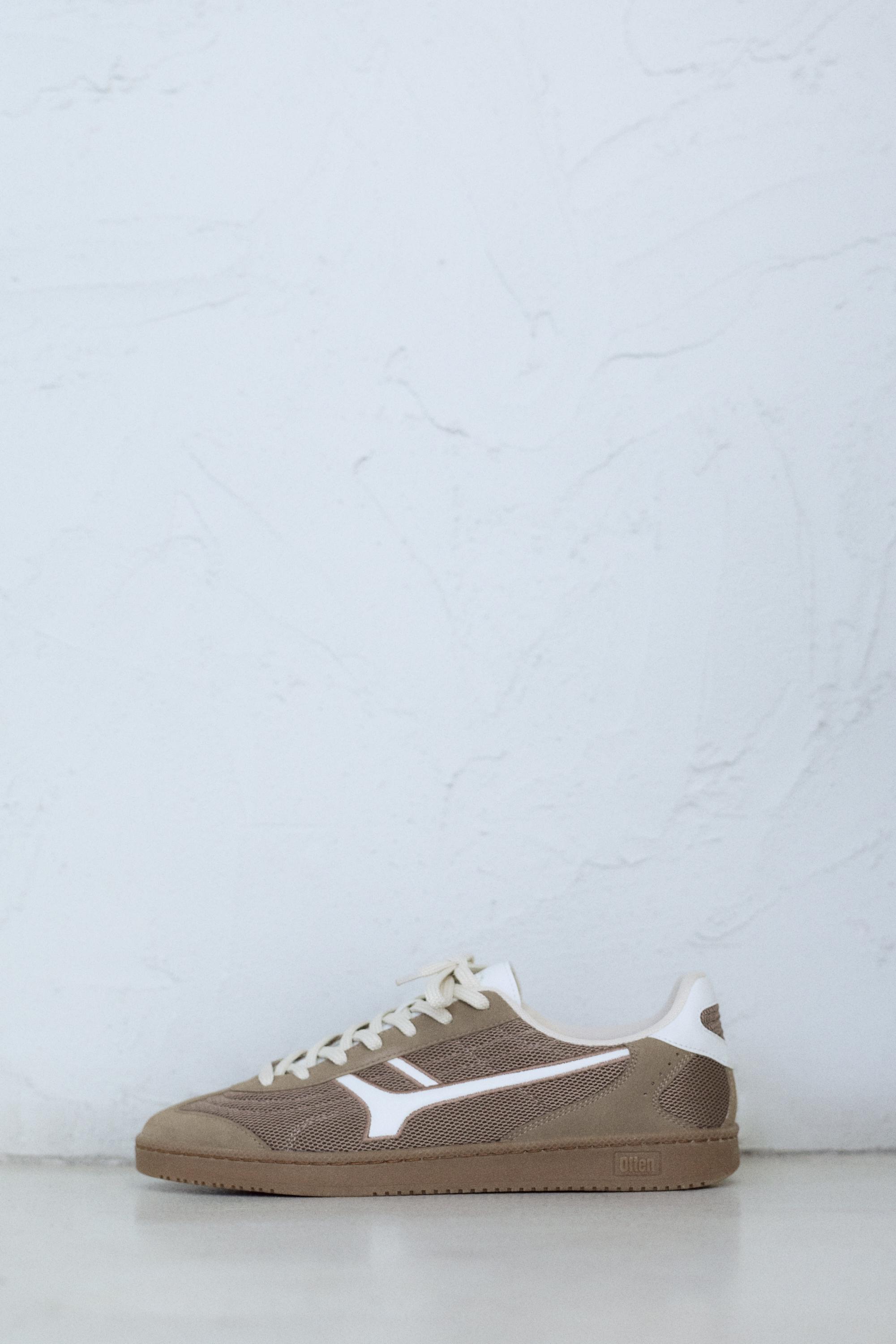 Retro textured trainers — Brown