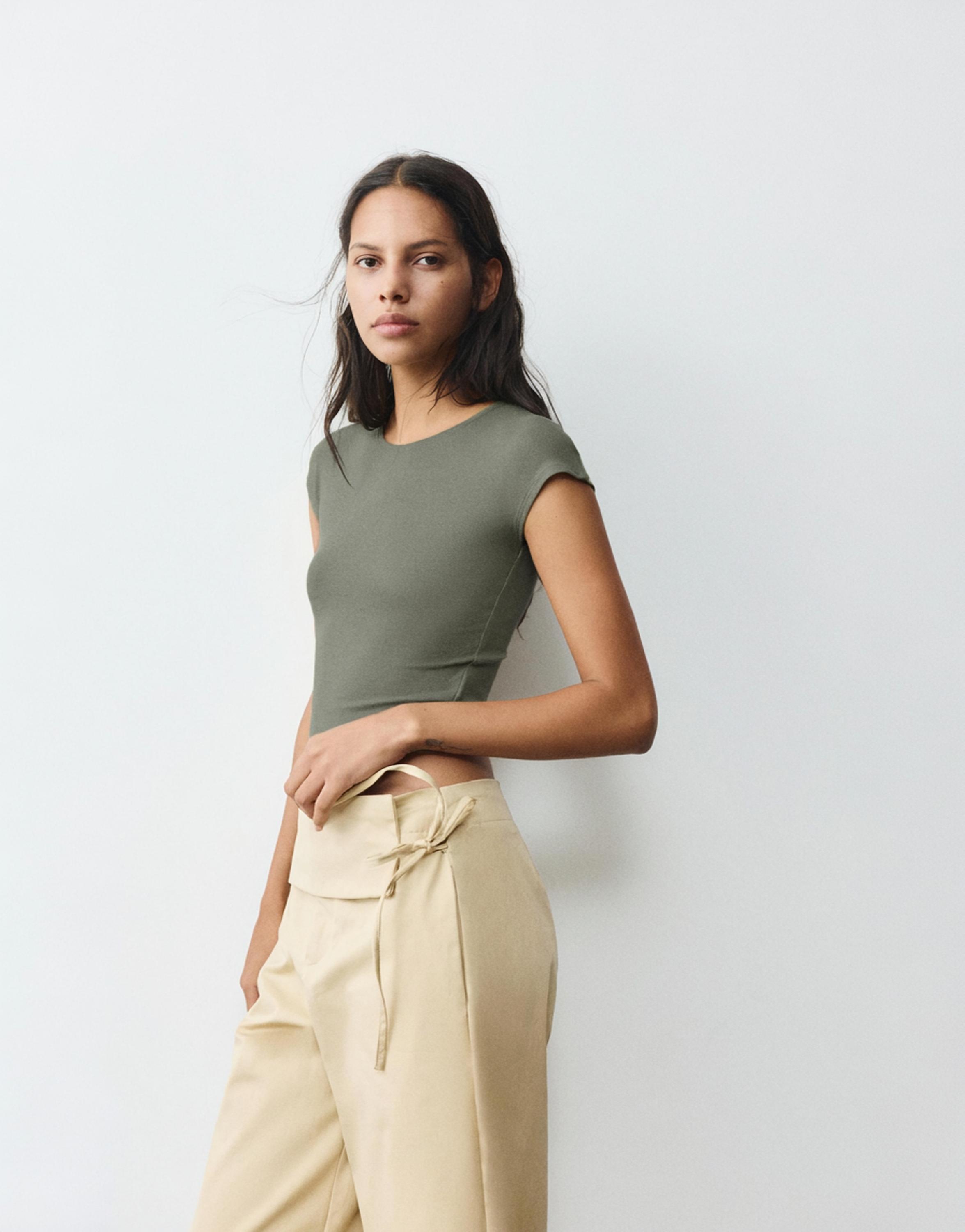 Fitted short sleeve T-shirt — Khaki