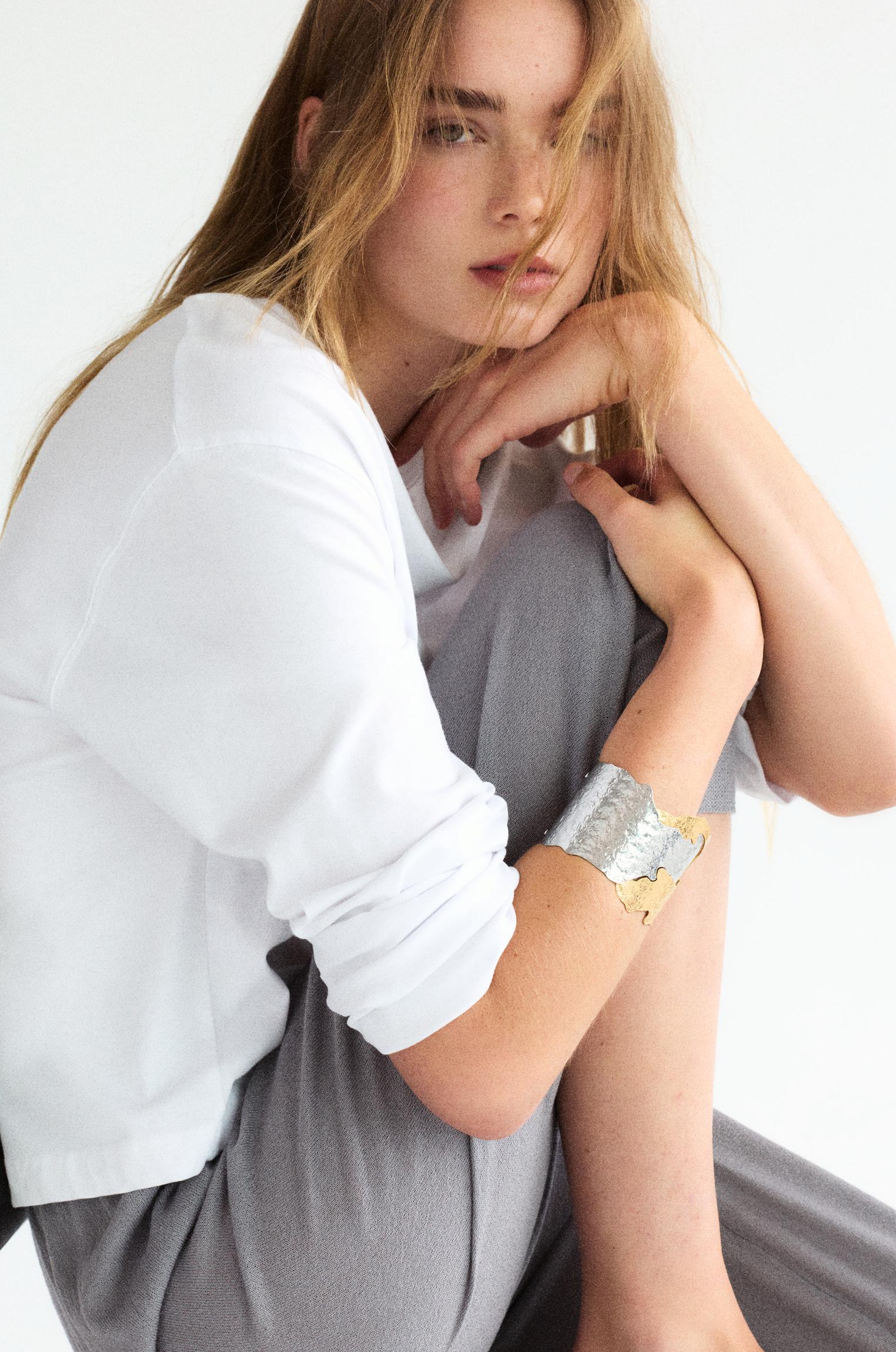 Mixed texture cuff bracelet — Gold