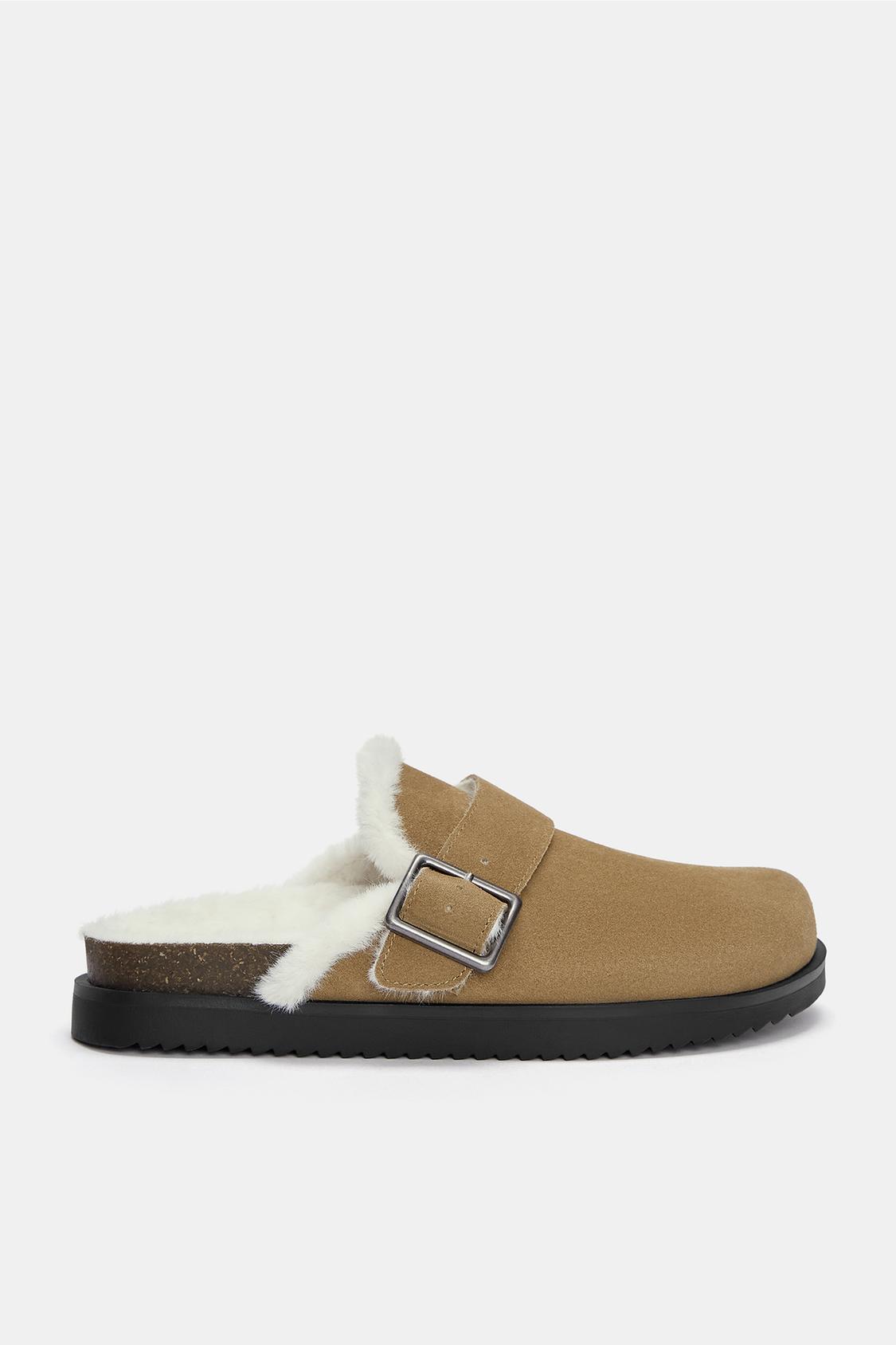 Leather clogs with faux shearling - pull&bear