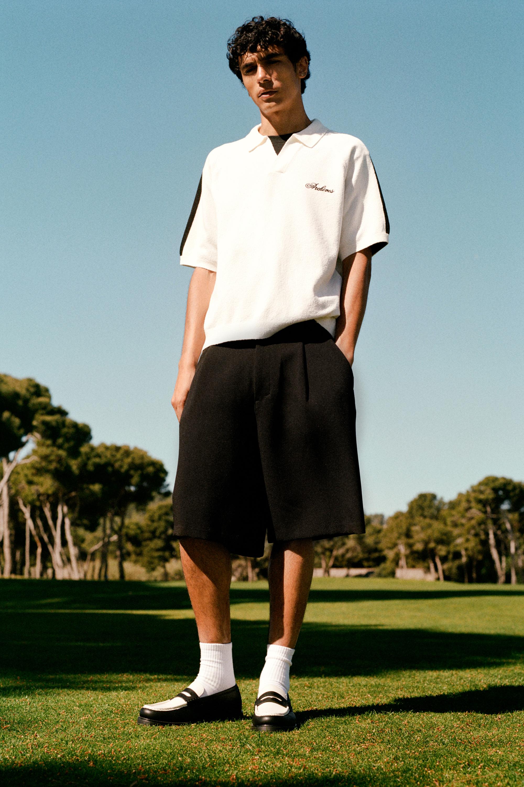 Smart Bermuda shorts with pleats — Black