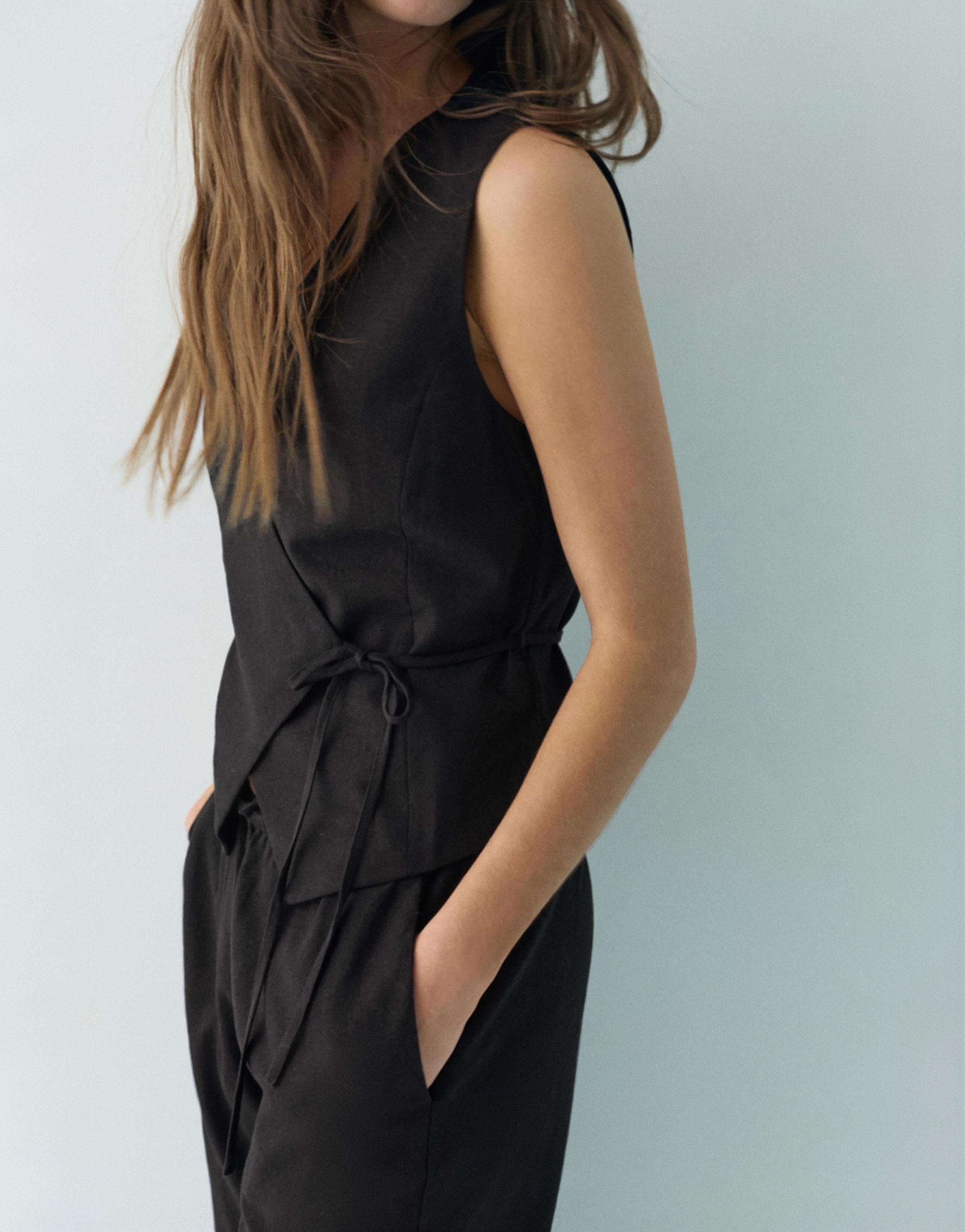 Rustic linen-blend waistcoat — Black