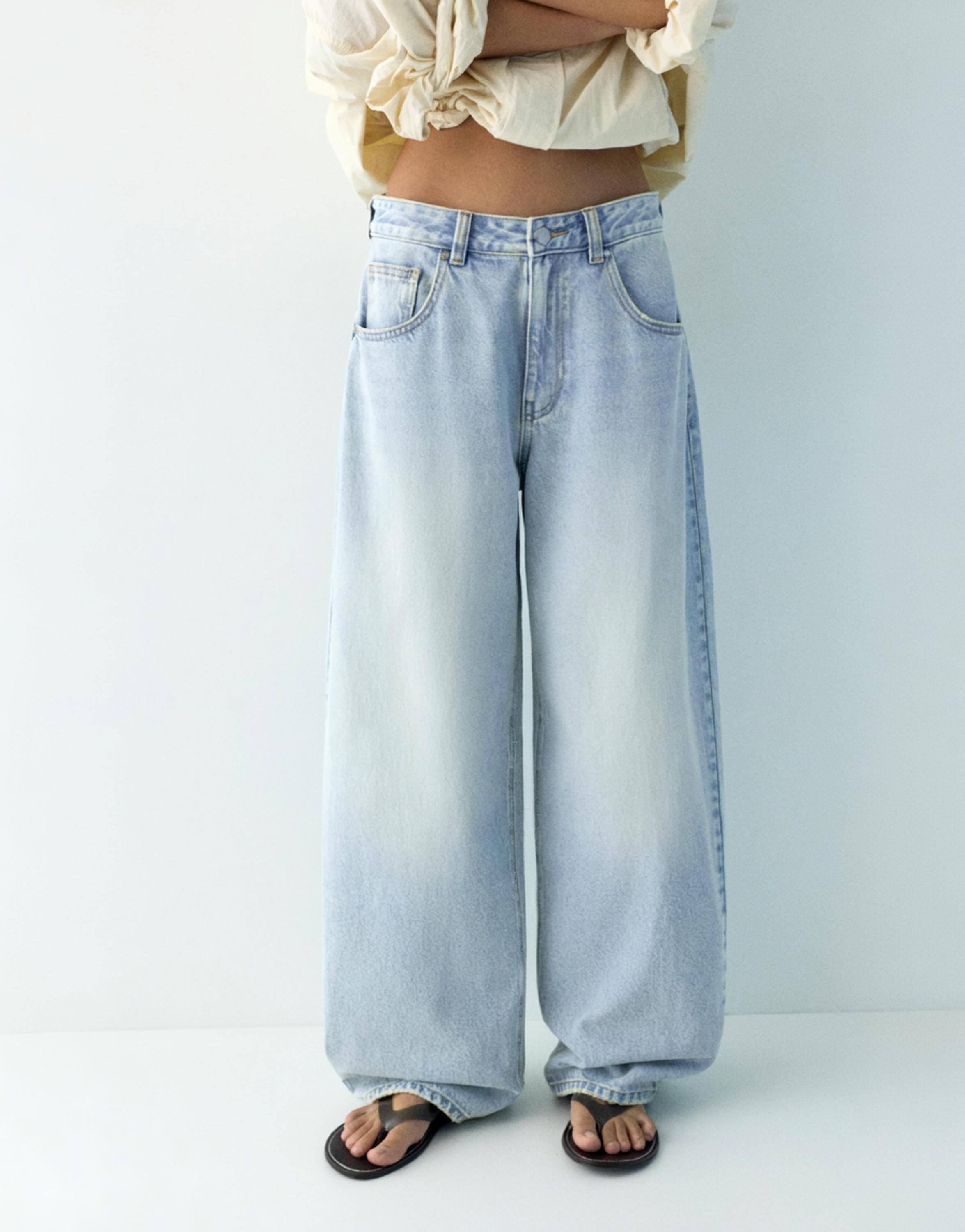 Embroidered barrel jeans — Pale blue