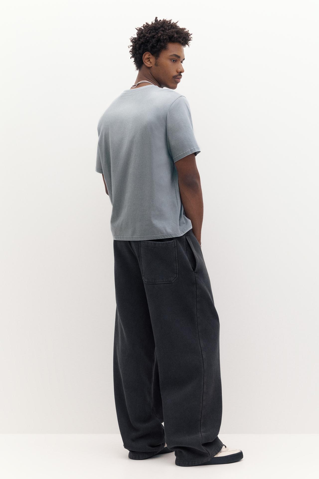 Basic T-shirt — Pastel blue