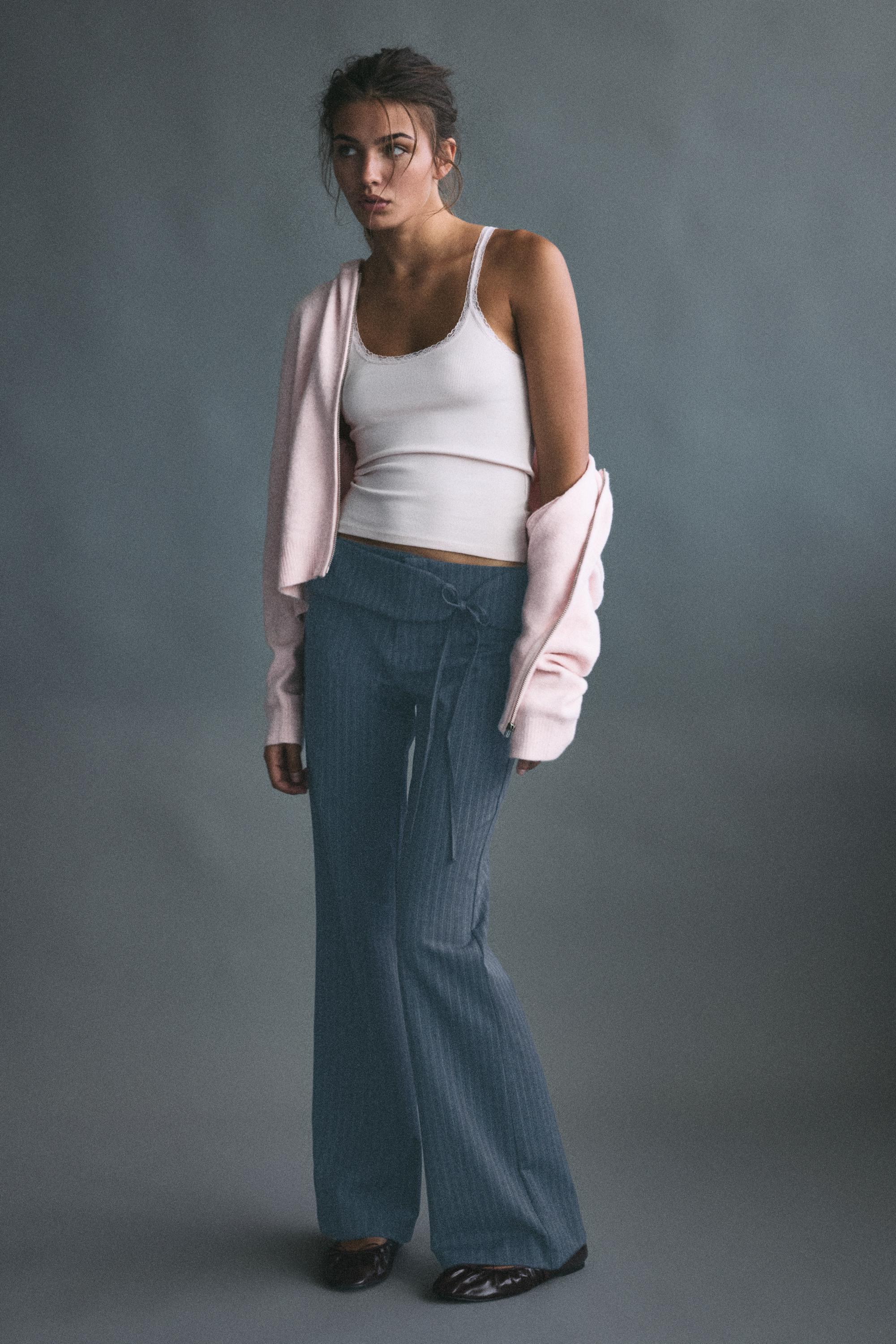 Pull&Bear Çan kesim çizgili kemerli pantolon görsel 7