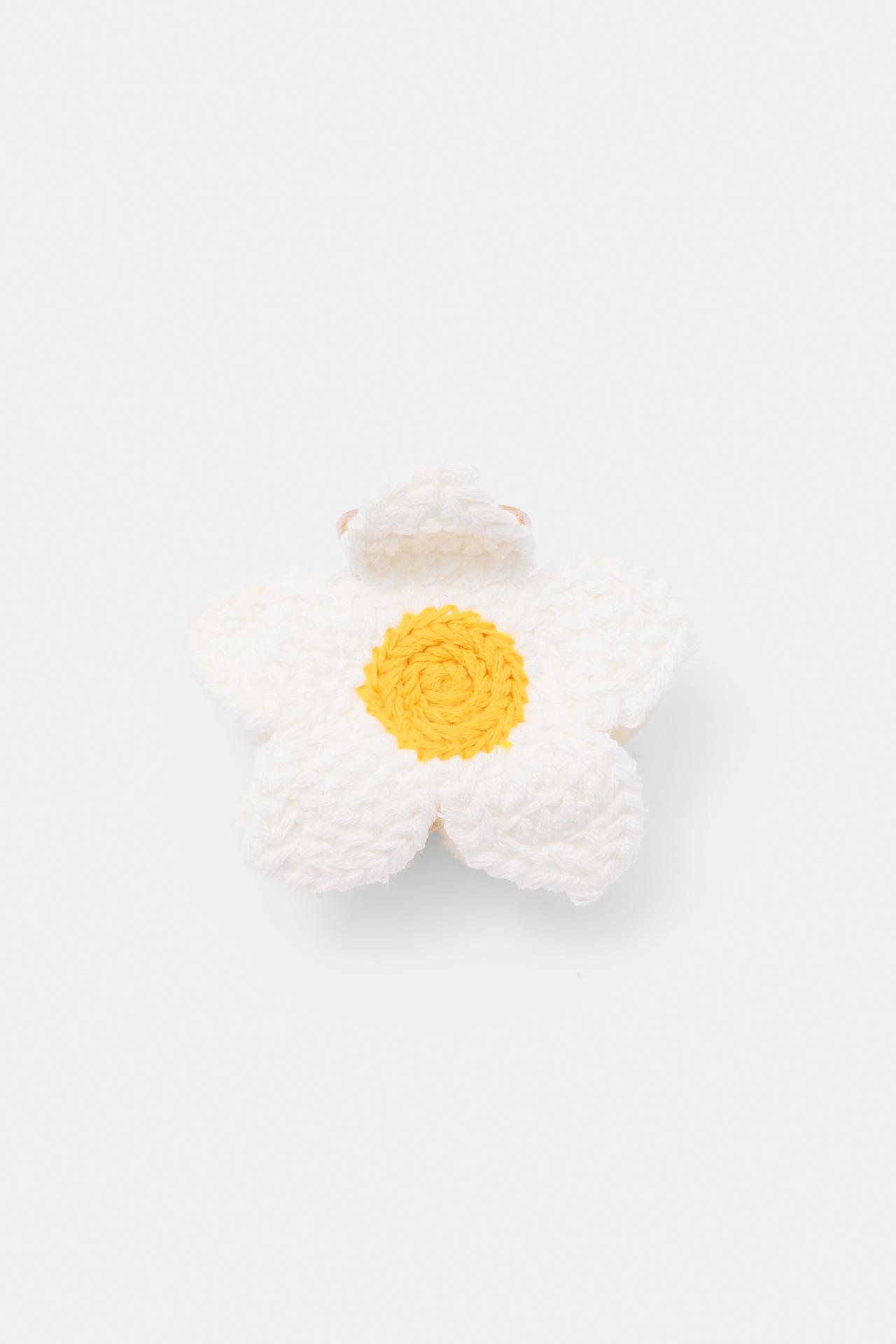Crochet flower hair clip — White