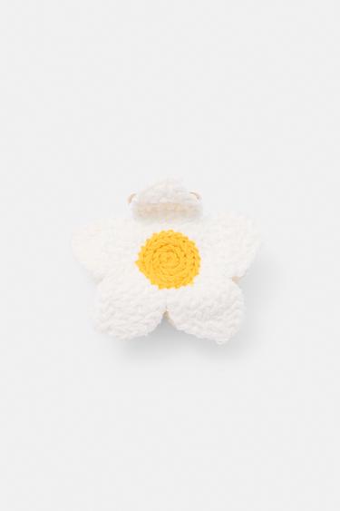 Crochet flower hair clip — White 1