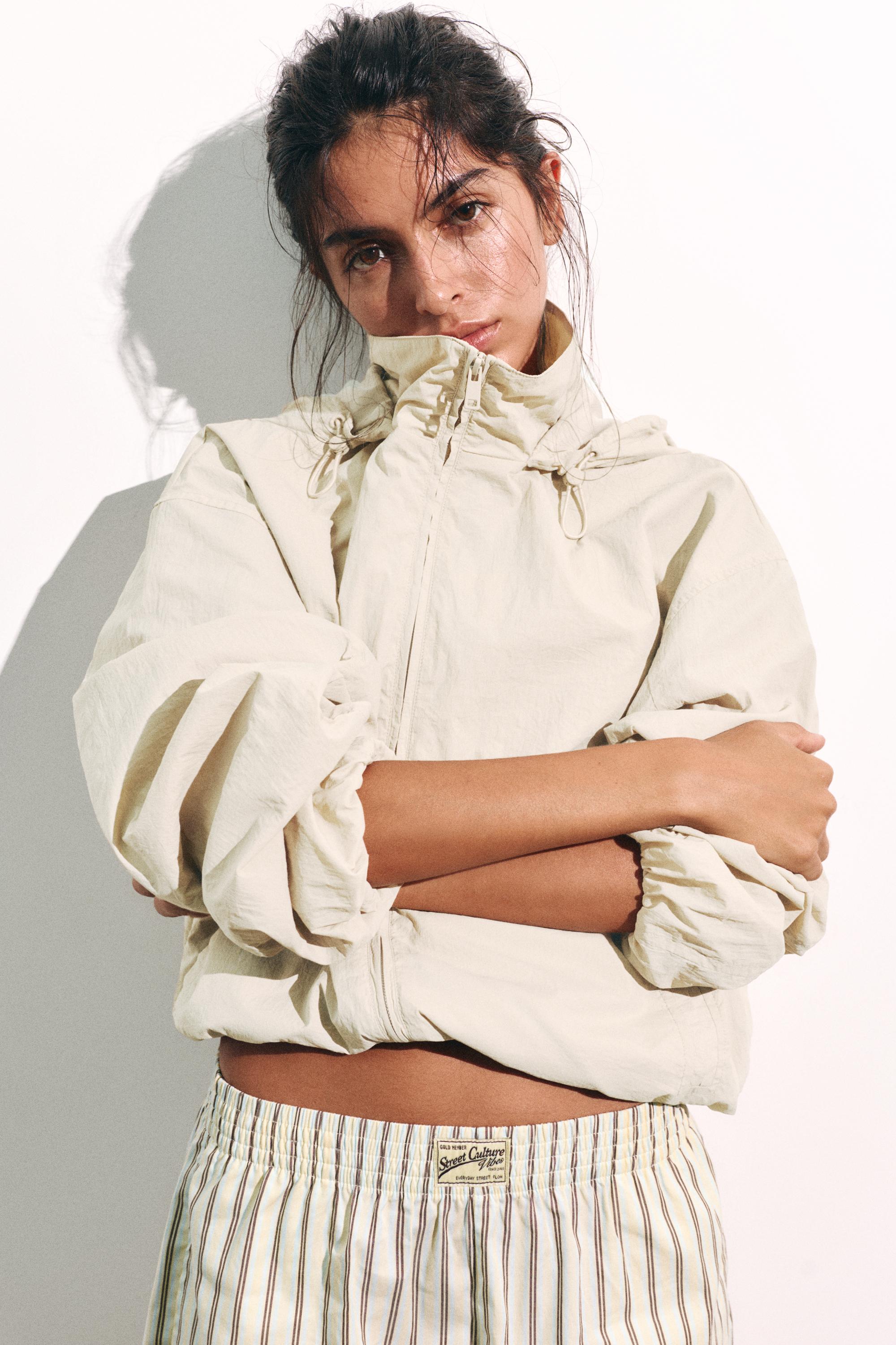Lightweight hooded jacket — Sand