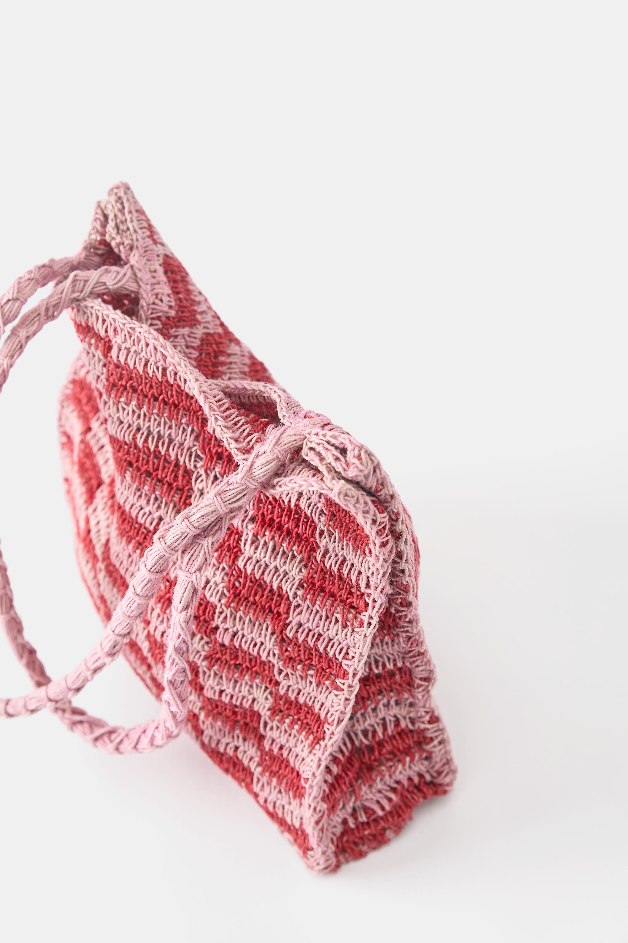Crochet shoulder bag — Pink