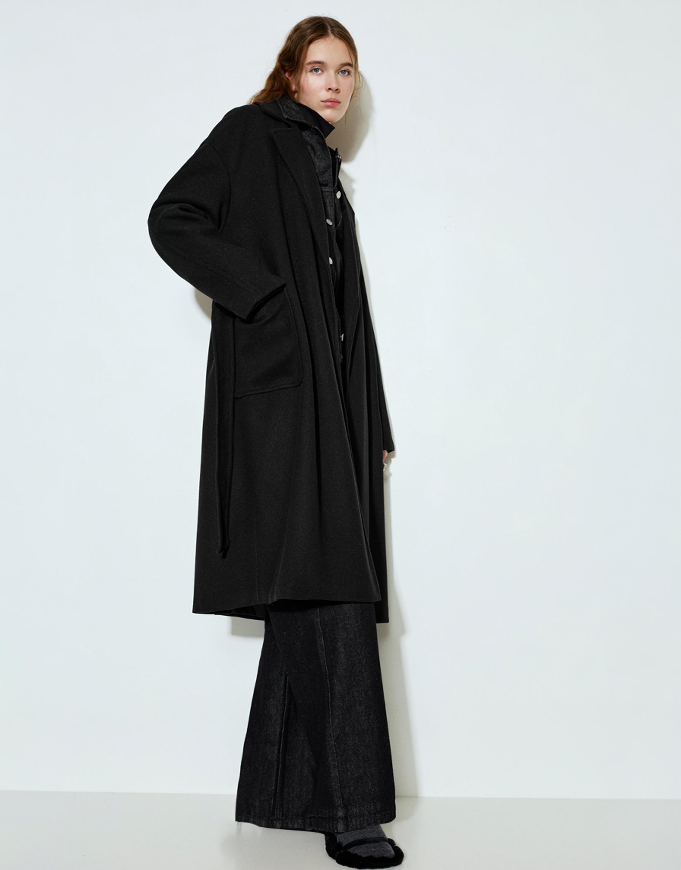 Long felt coat with belt — Black