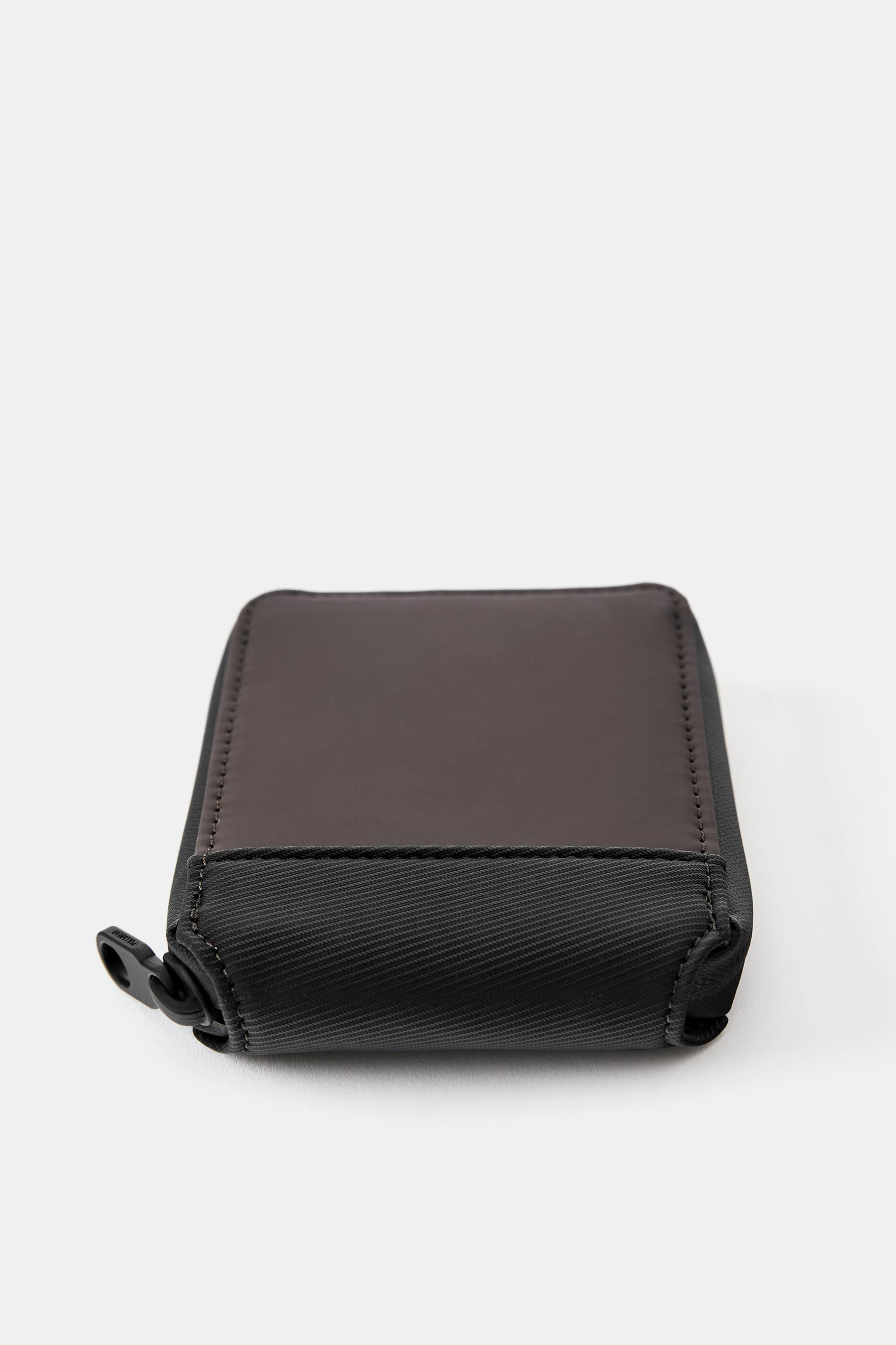 Rubberised wallet — Brown