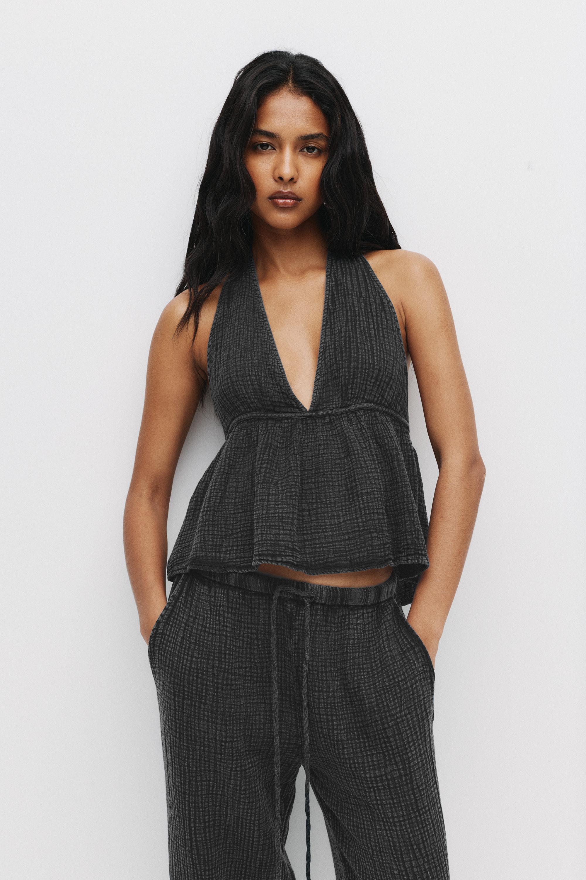 Rustikales Neckholder-Top Mit Textur