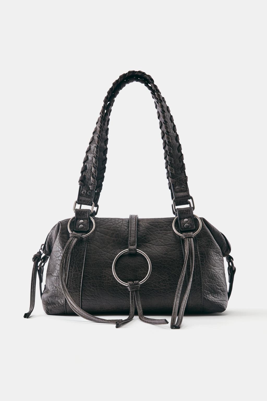Shoulder bag with rings
