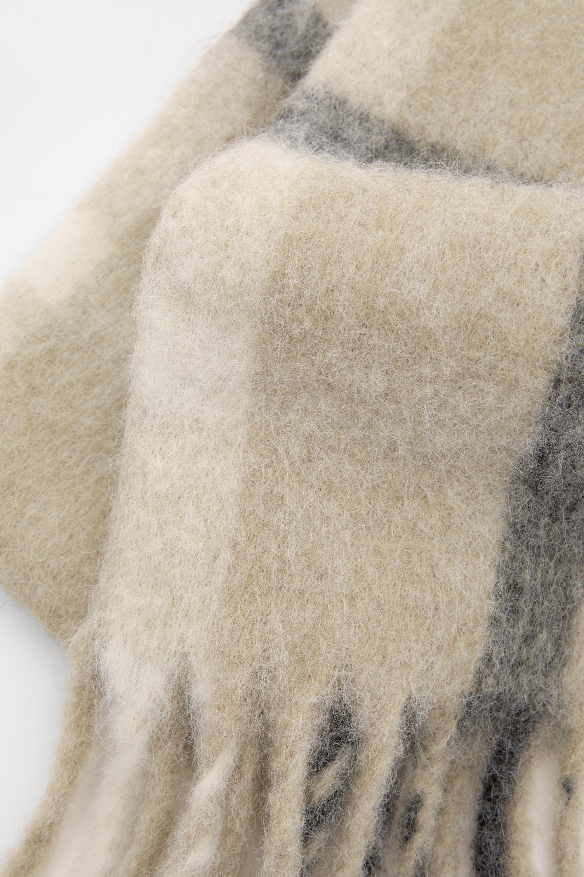 Soft touch check scarf — Black