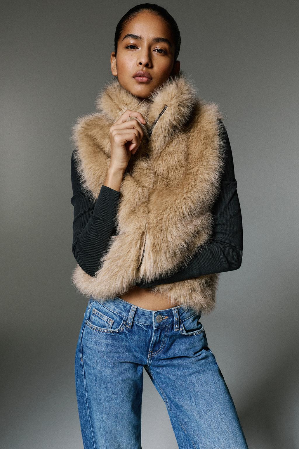 Faux fur vest PULL&BEAR