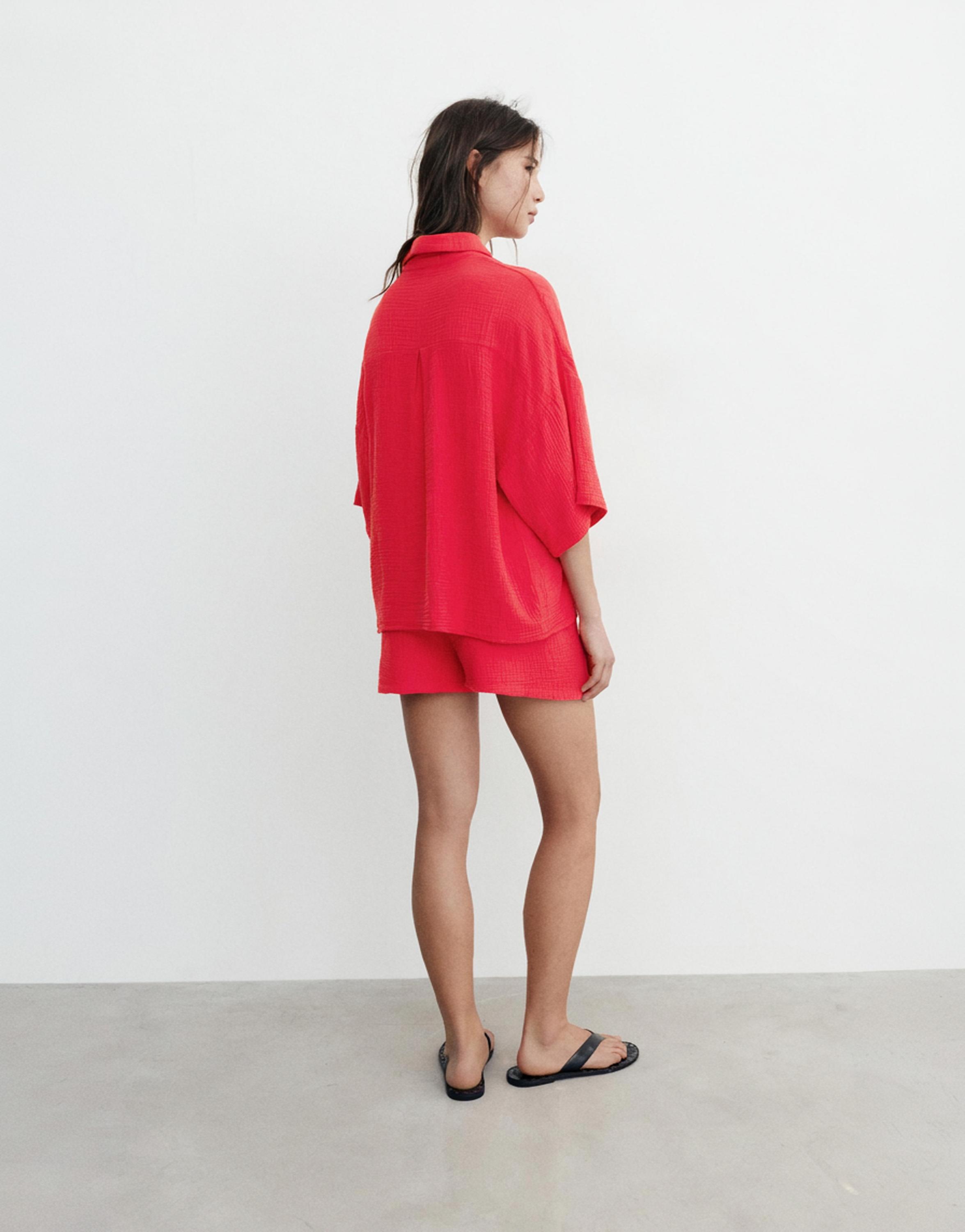 Short sleeve crepe shirt — Red