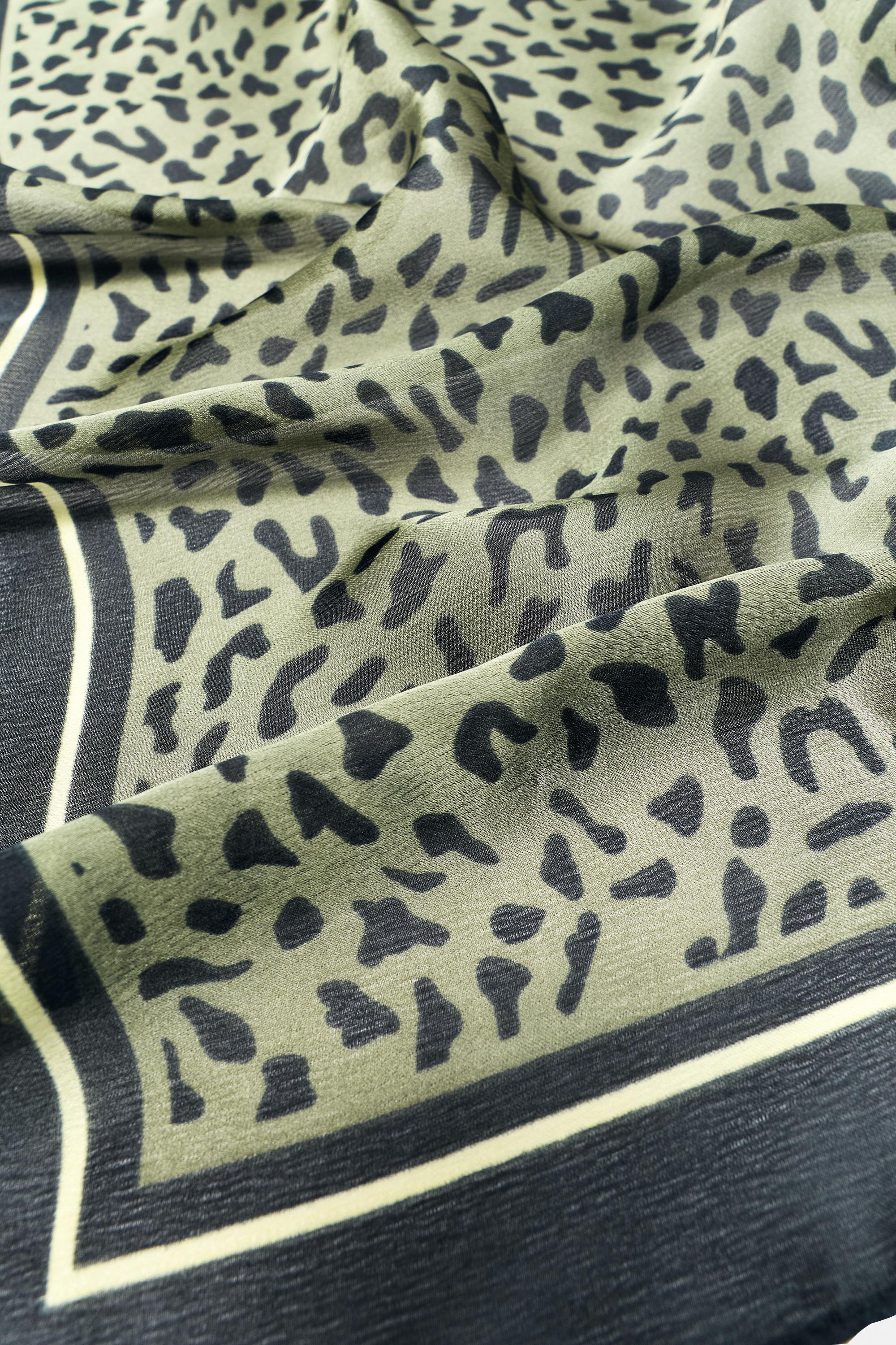 Pull&Bear Leopar desenli bandana görsel 5