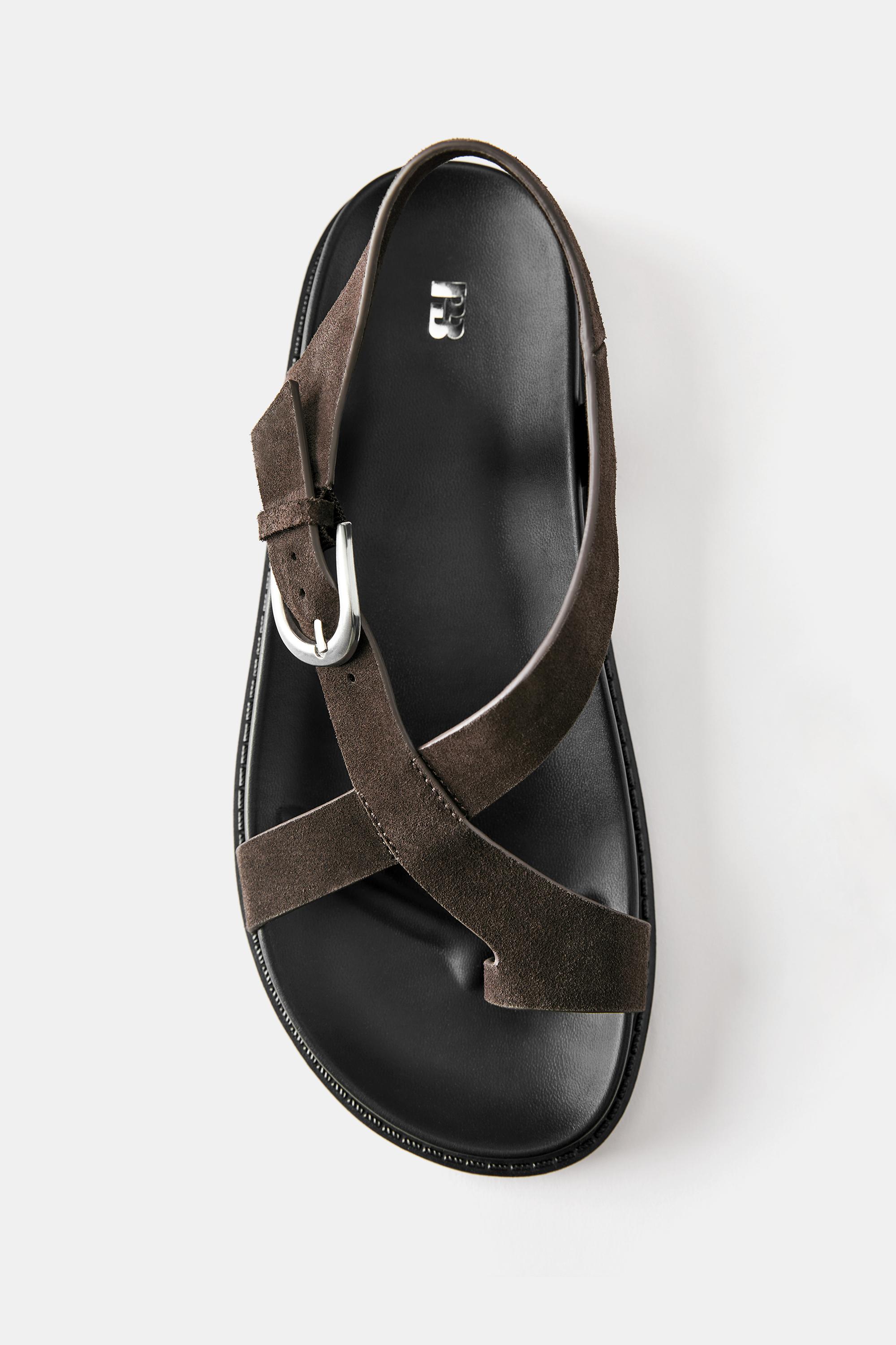 Flat leather sandals — Brown