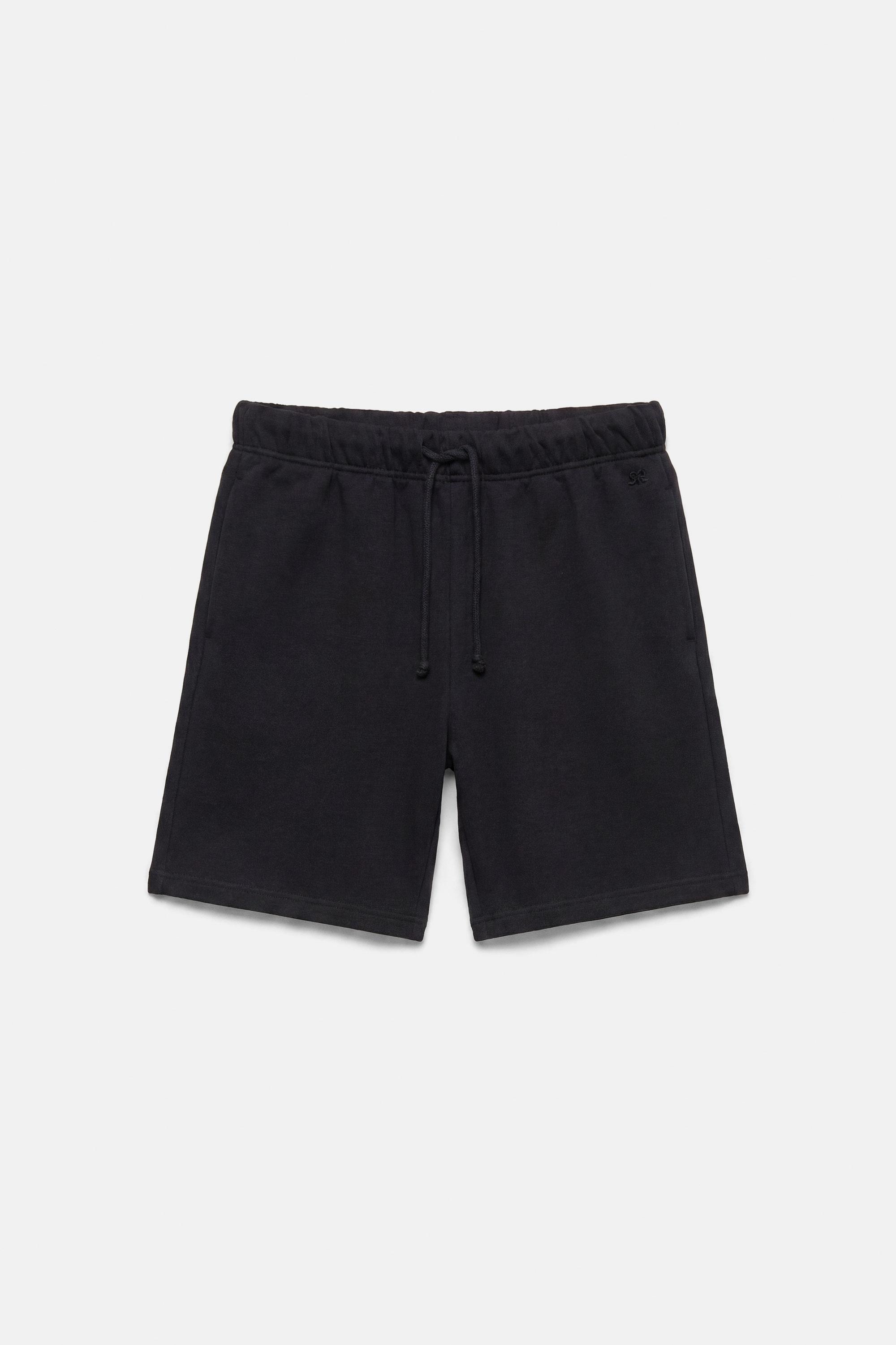 Bermuda shorts with elasticated waistband