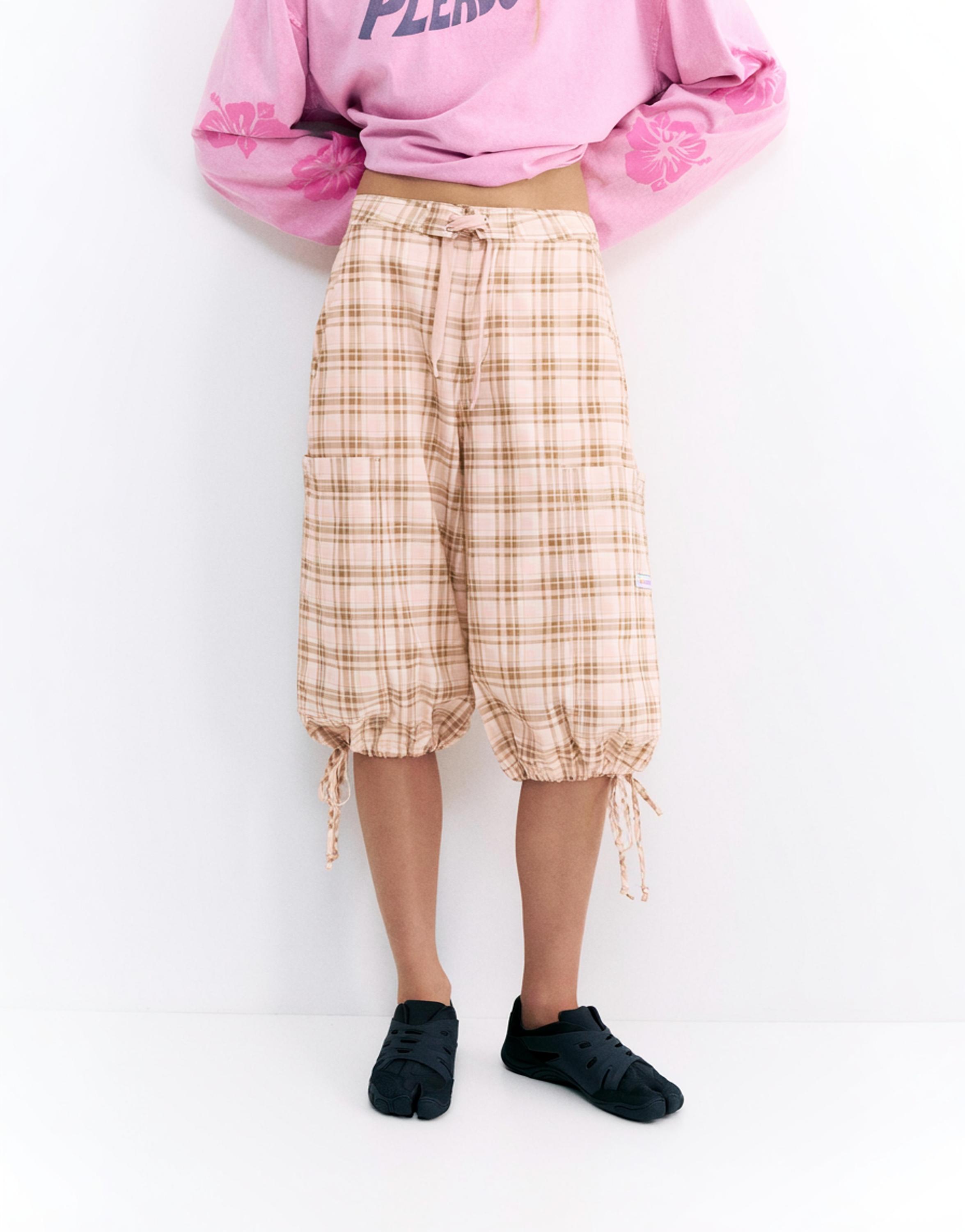 Pleasures x STWD checked cargo Bermuda shorts — Pink