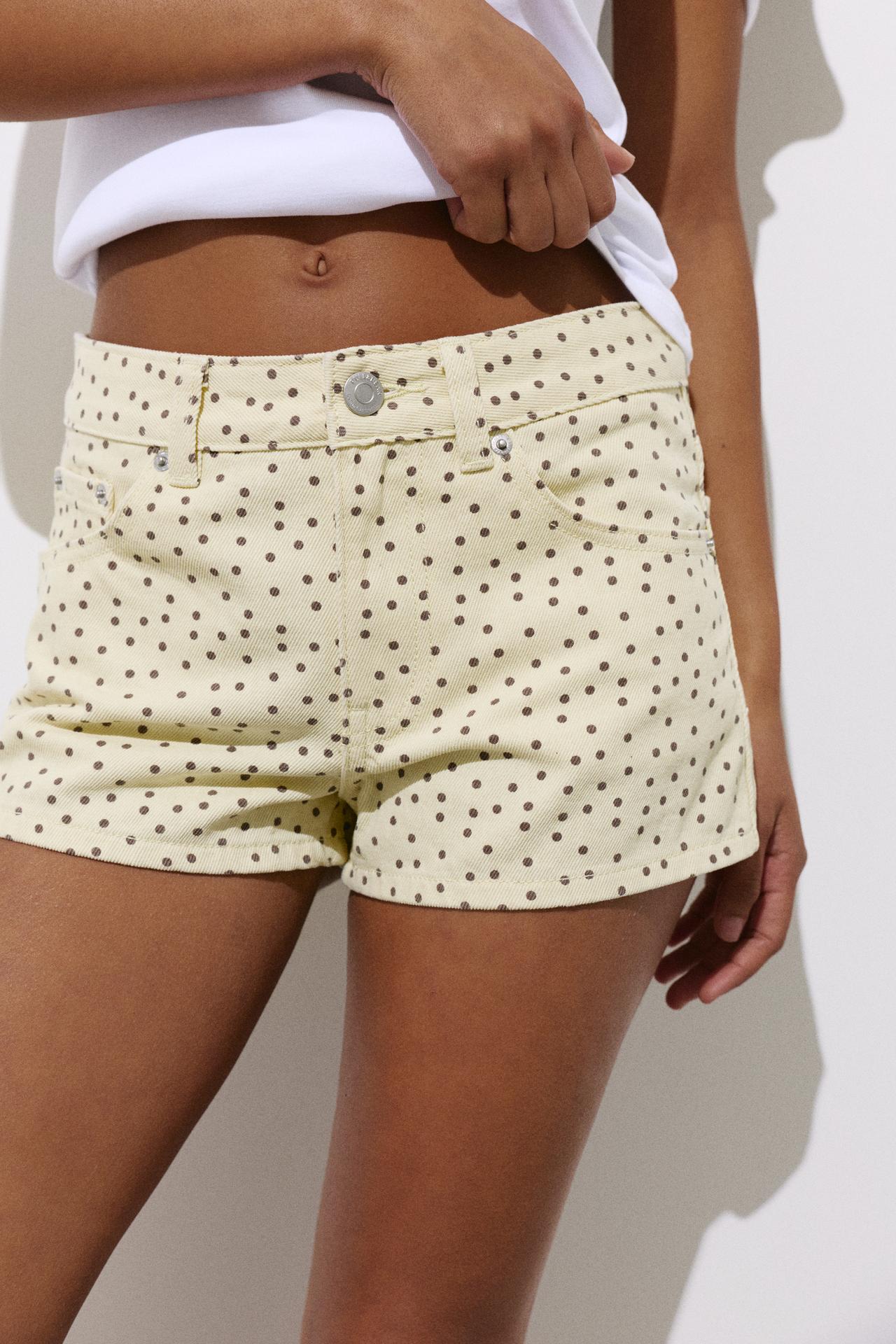 Mini polka dot shorts — Pale yellow