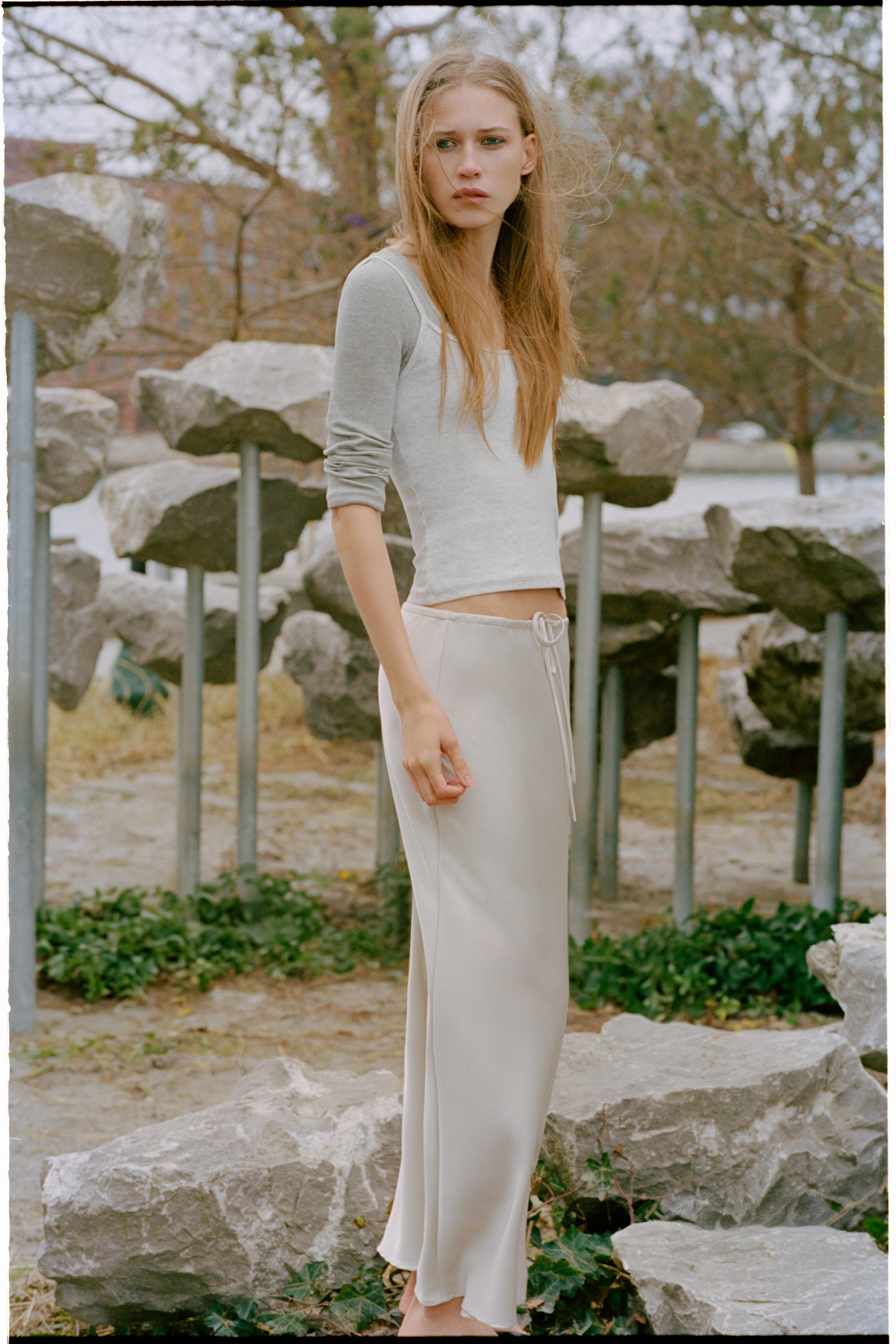 Satin midi skirt — Ecru