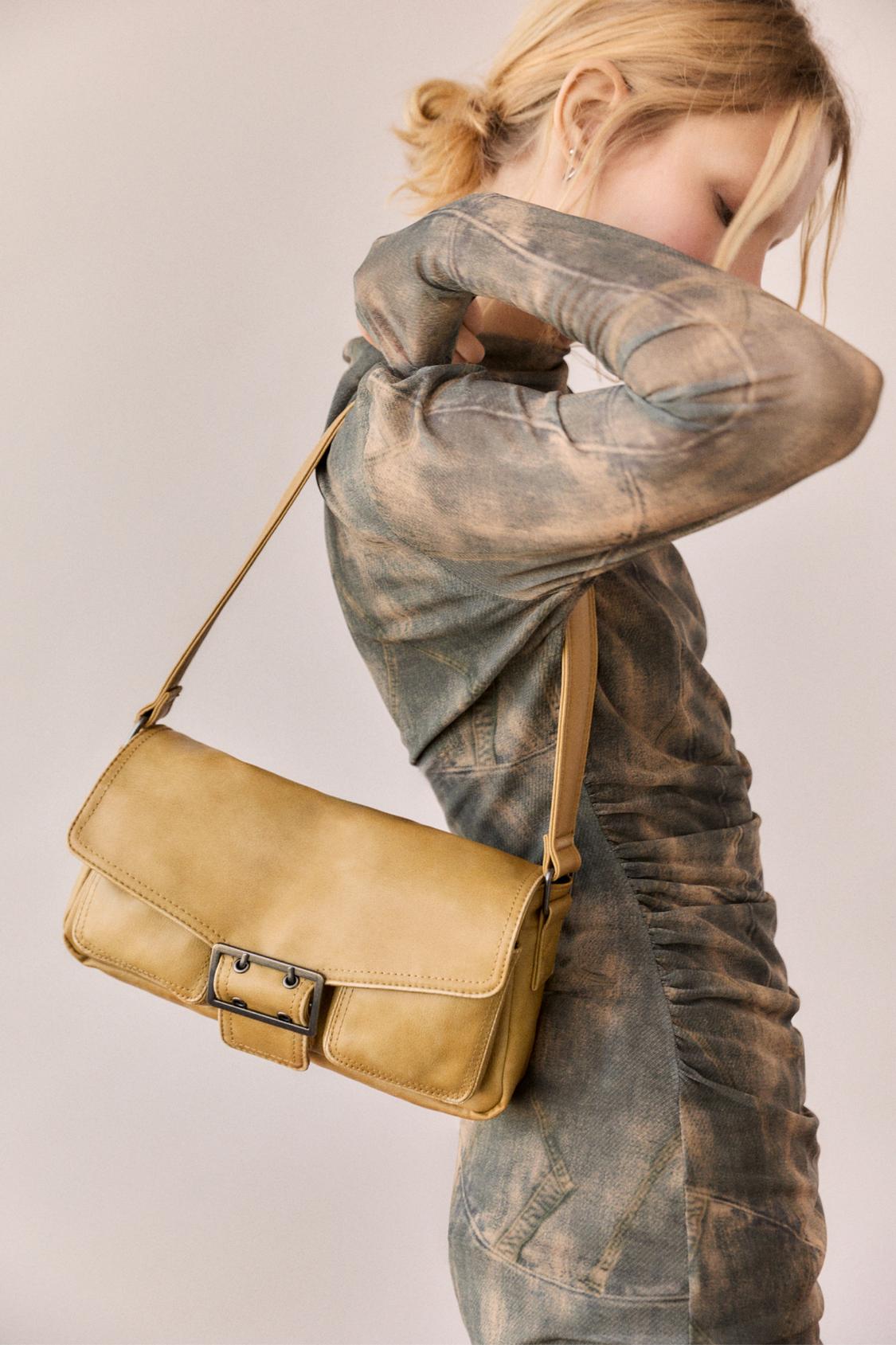 Shoulder bag with pockets and buckle - PULL&BEAR 