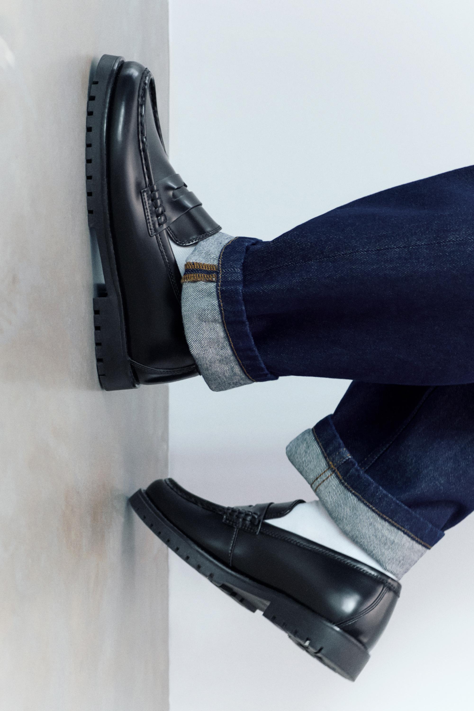 Casual loafers — Black